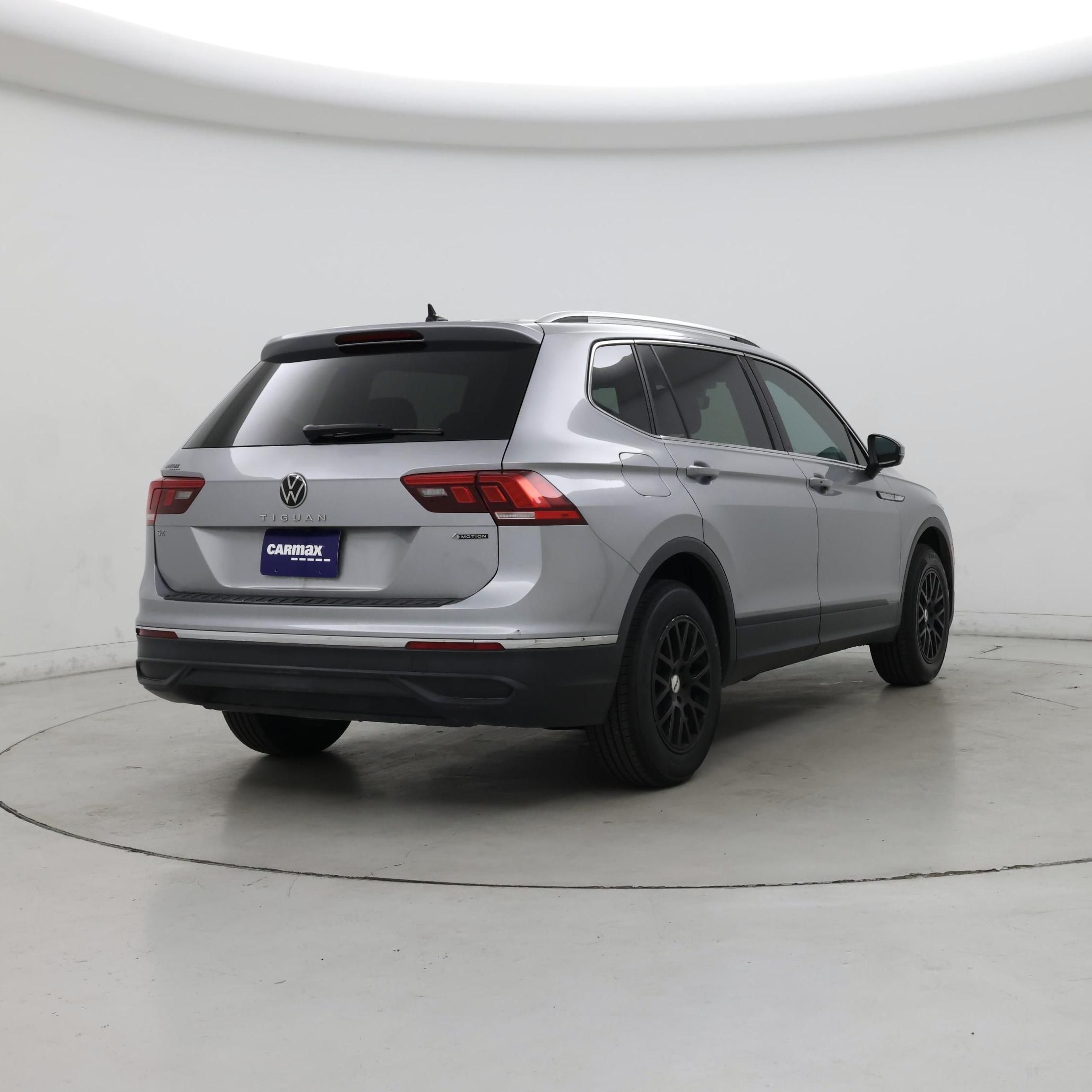 Thumbnail: 2023 Volkswagen Tiguan - 8