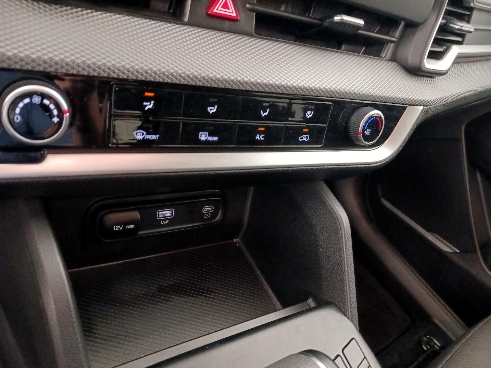 2023 Kia Sportage LX - Photo 17