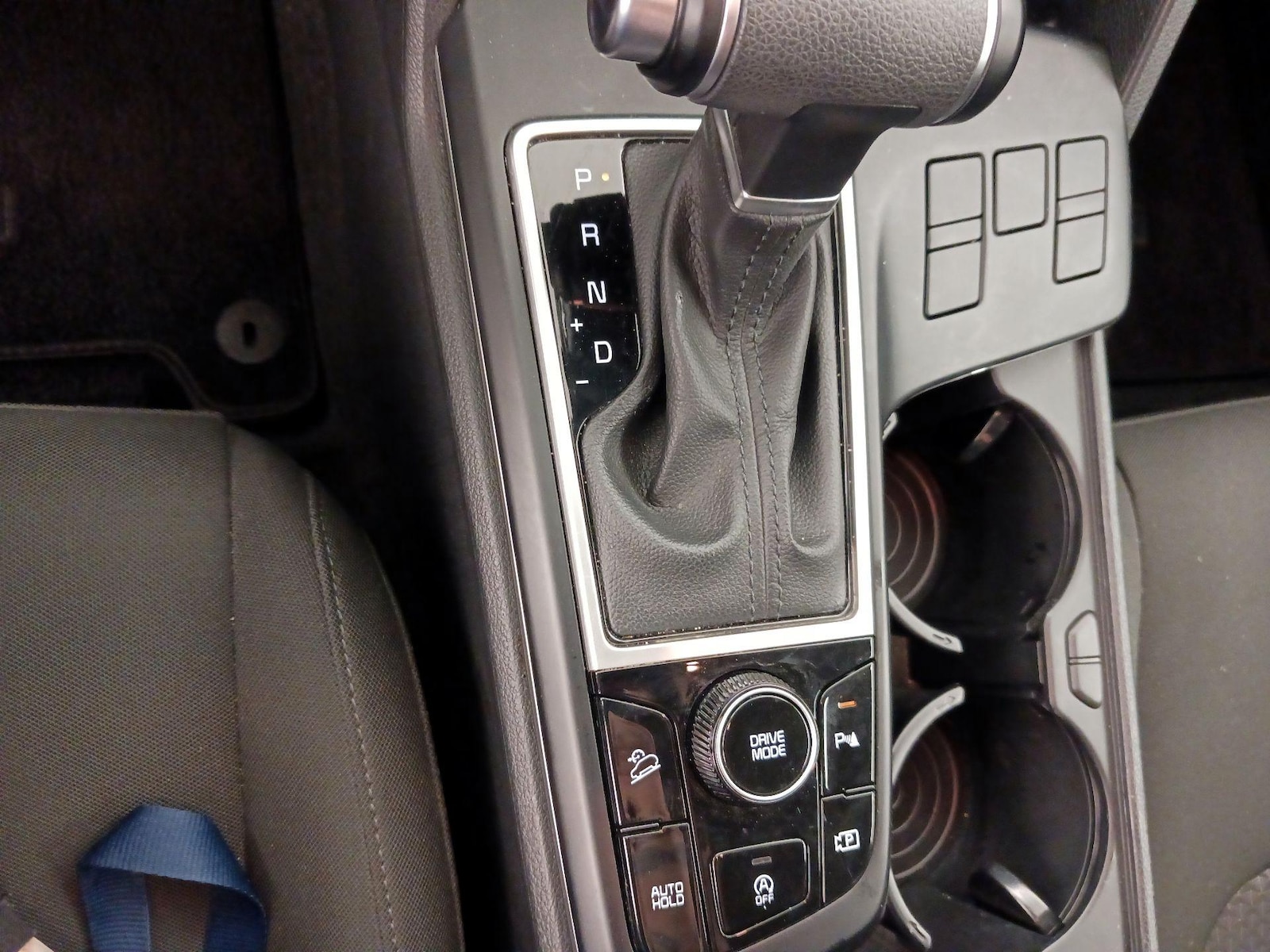2023 Kia Sportage LX - Photo 18