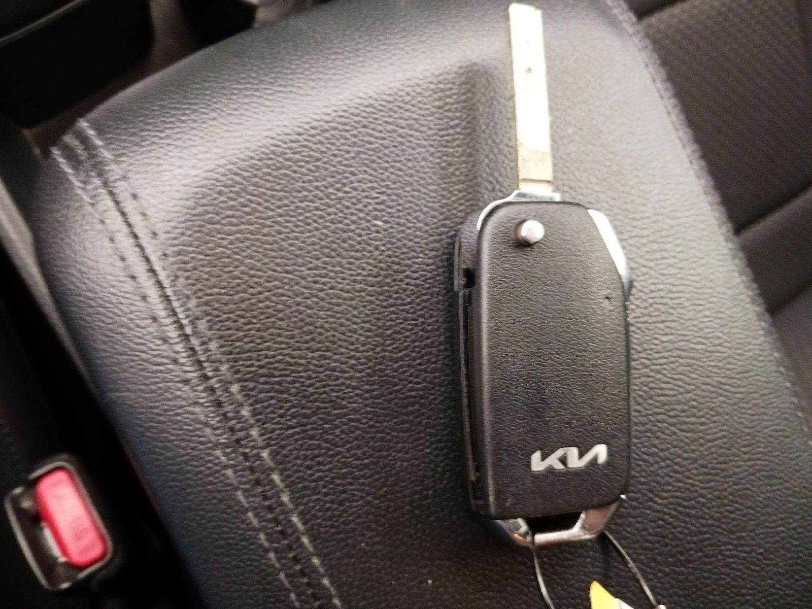 2023 Kia Sportage LX - Photo 23