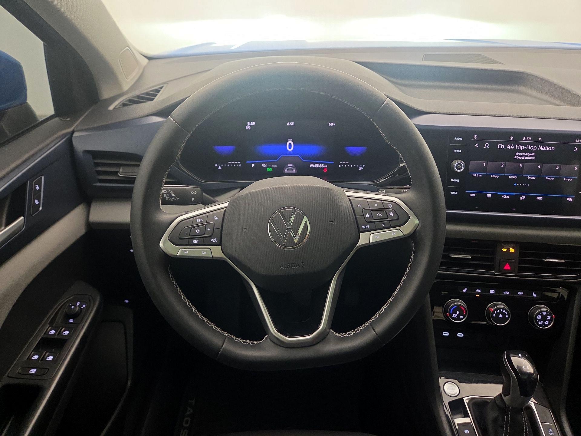 Thumbnail: 2023 Volkswagen Taos - 10