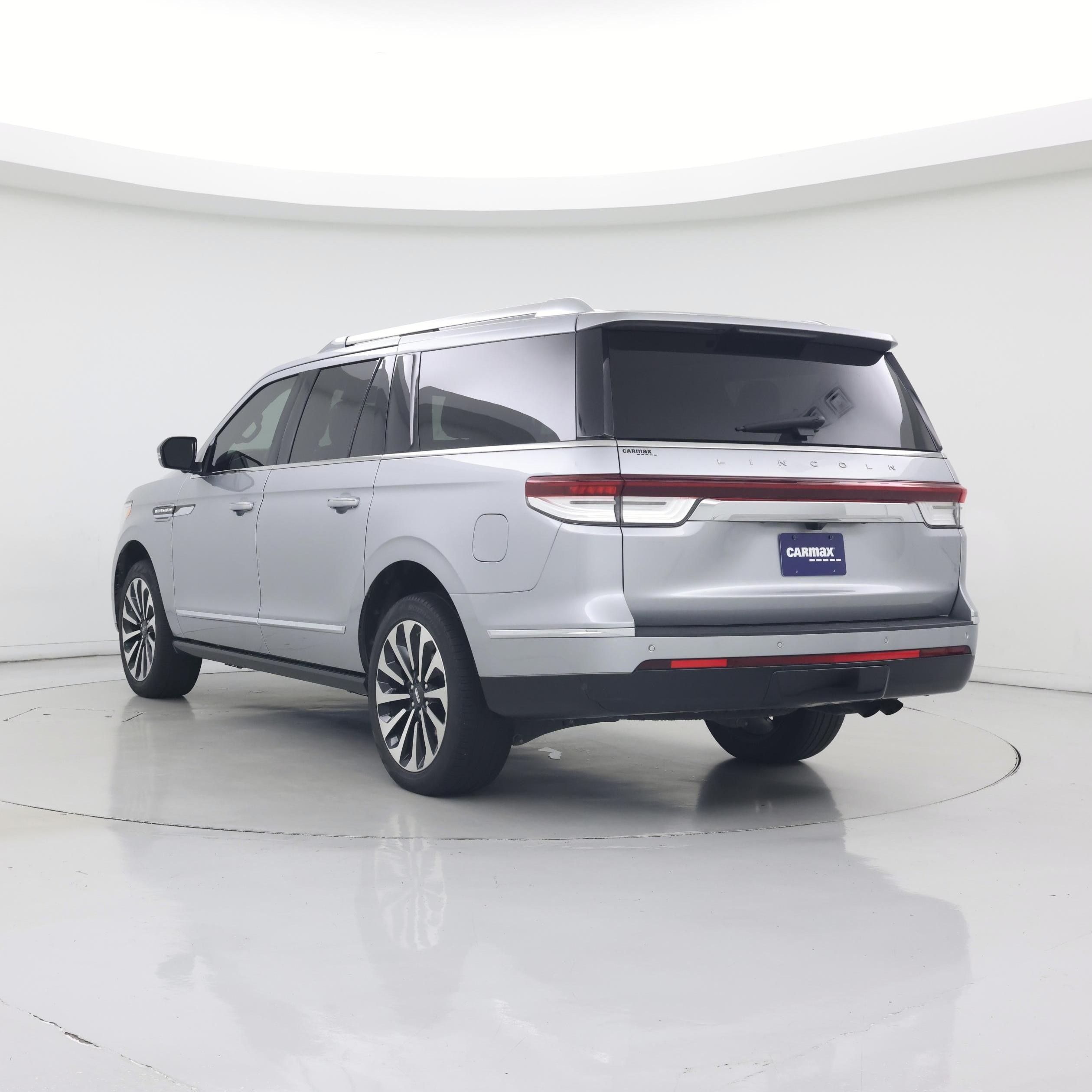 Thumbnail: 2022 Lincoln Navigator L - 2