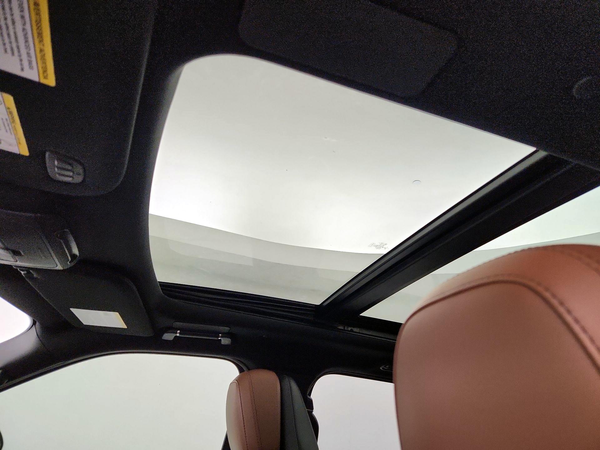 Thumbnail: 2022 Lincoln Navigator L - 20