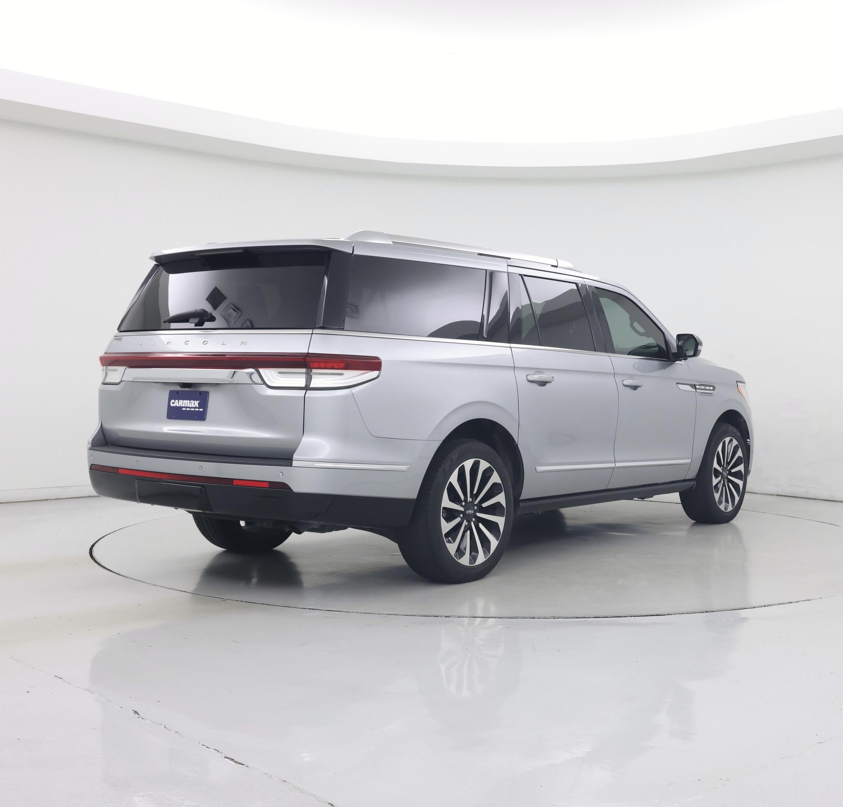Thumbnail: 2022 Lincoln Navigator L - 8