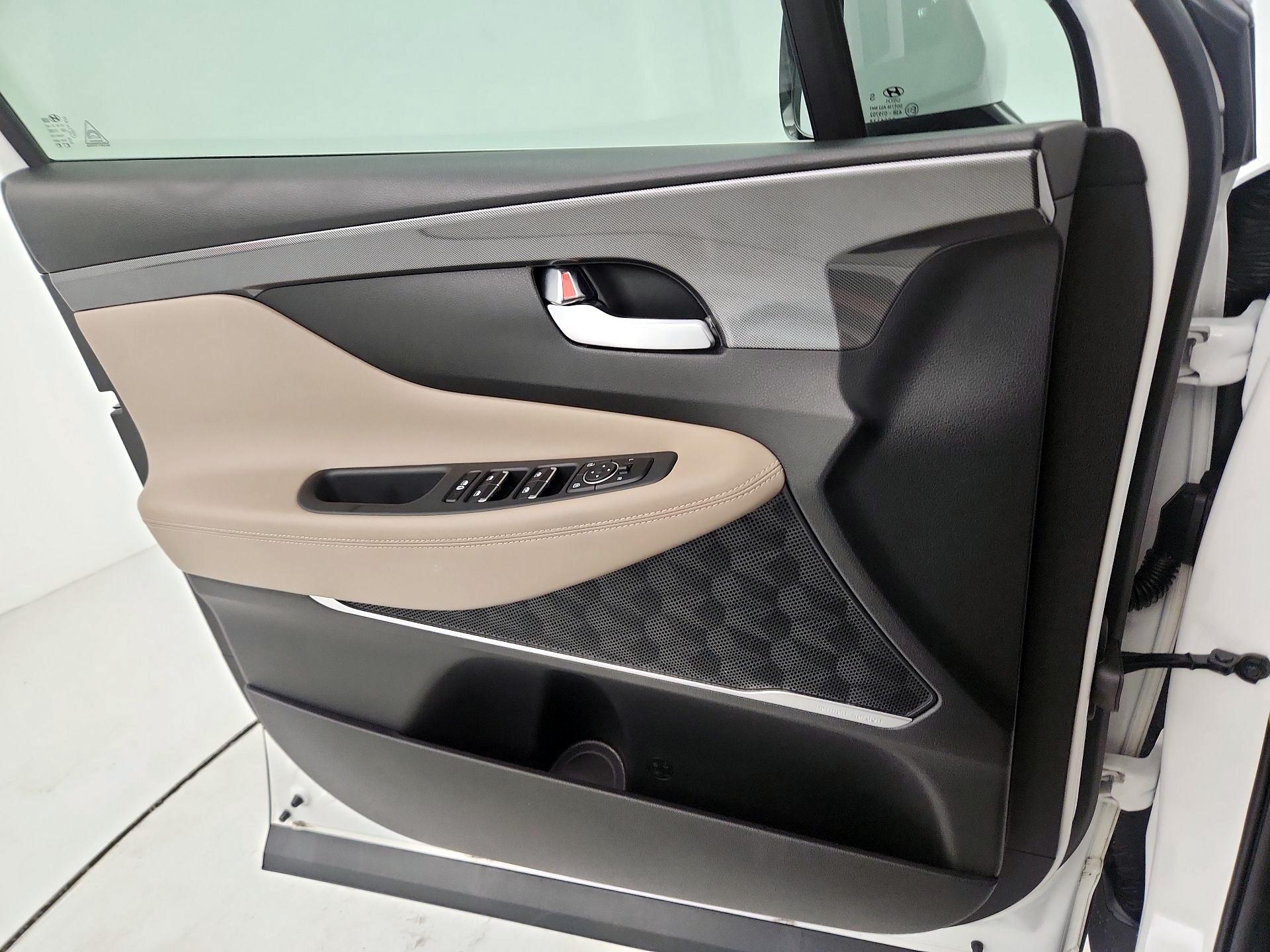 Thumbnail: 2023 Hyundai Santa Fe - 10