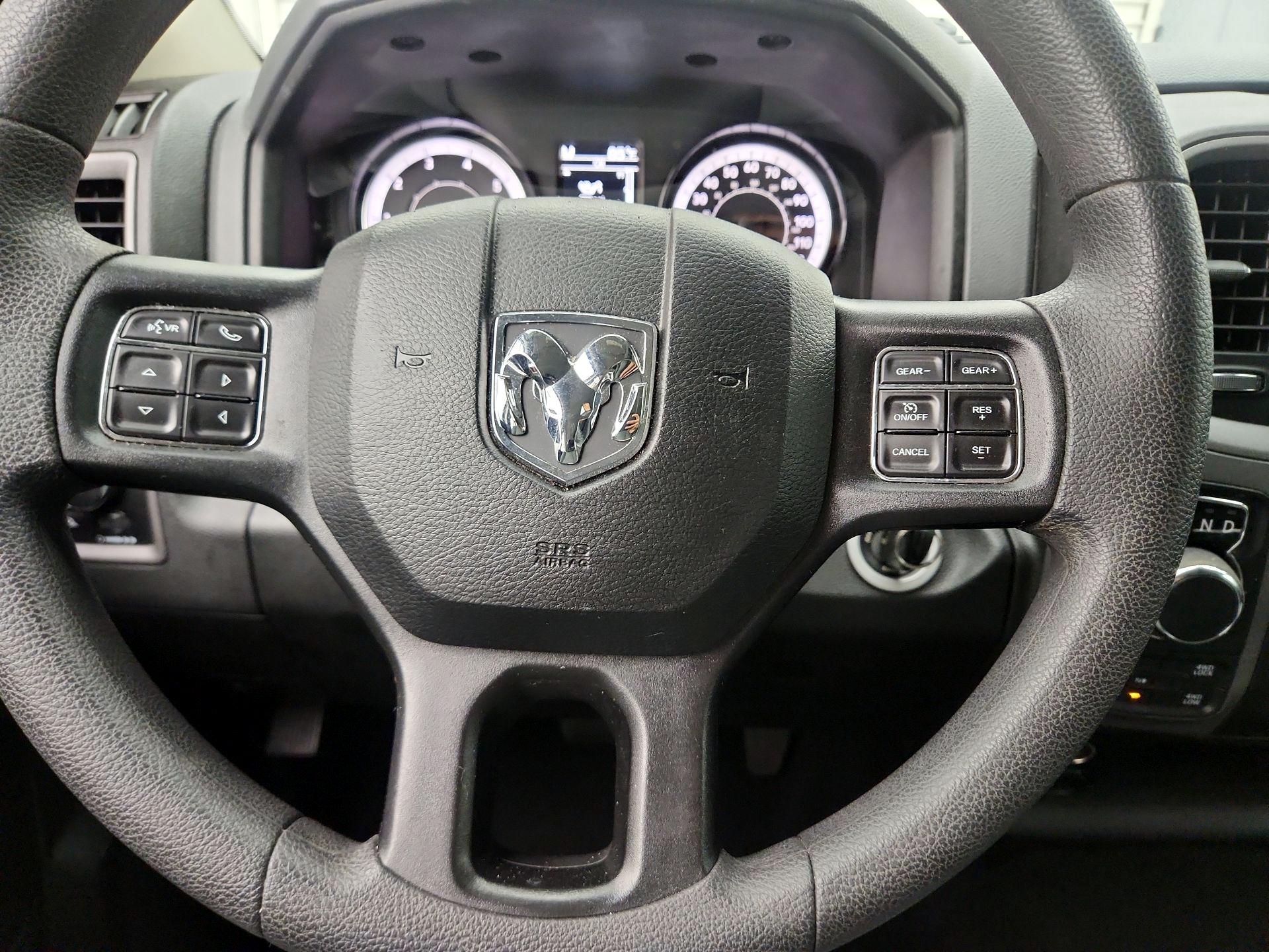 Thumbnail: 2020 RAM 1500 Classic - 10
