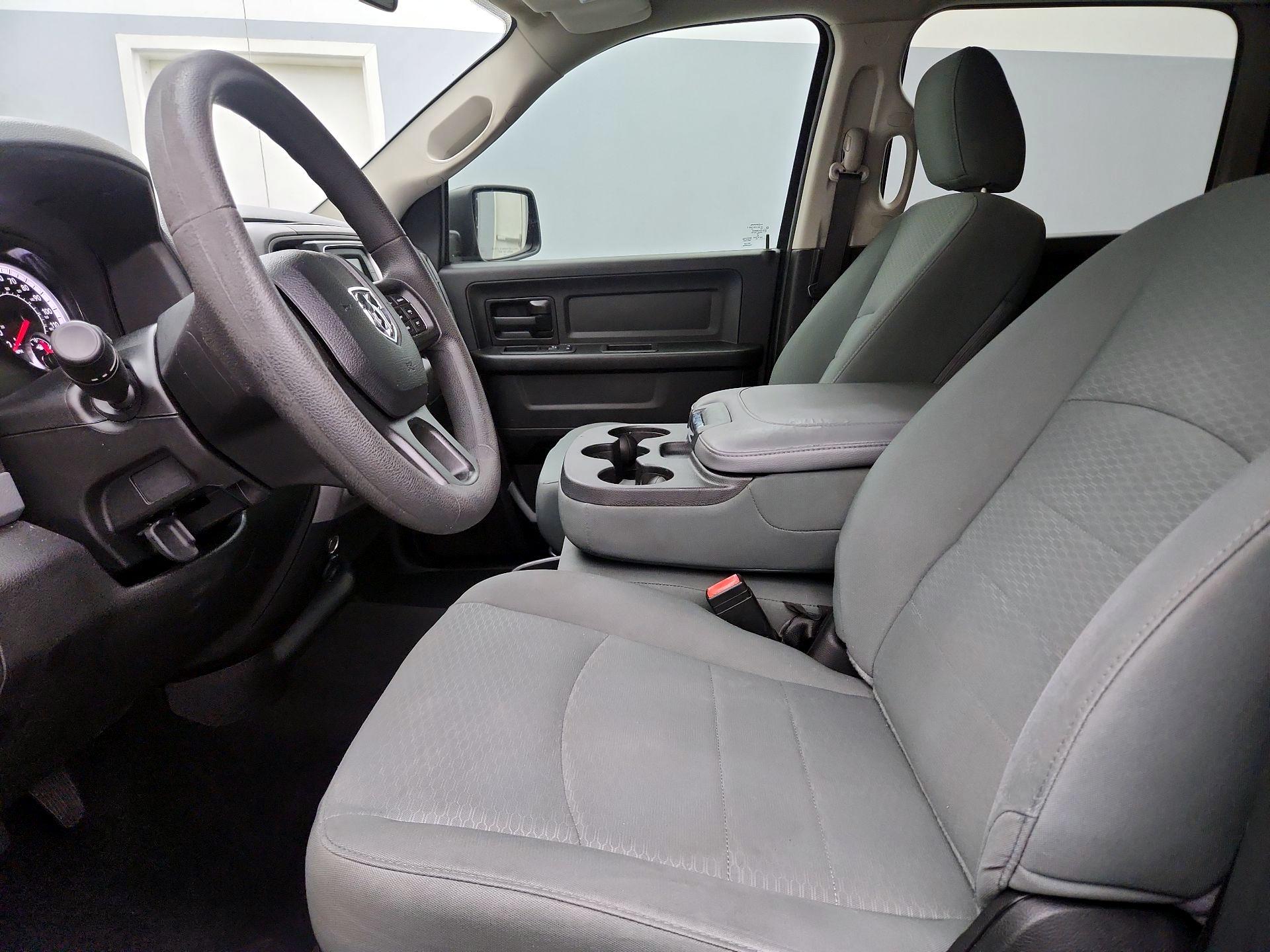 Thumbnail: 2020 RAM 1500 Classic - 11