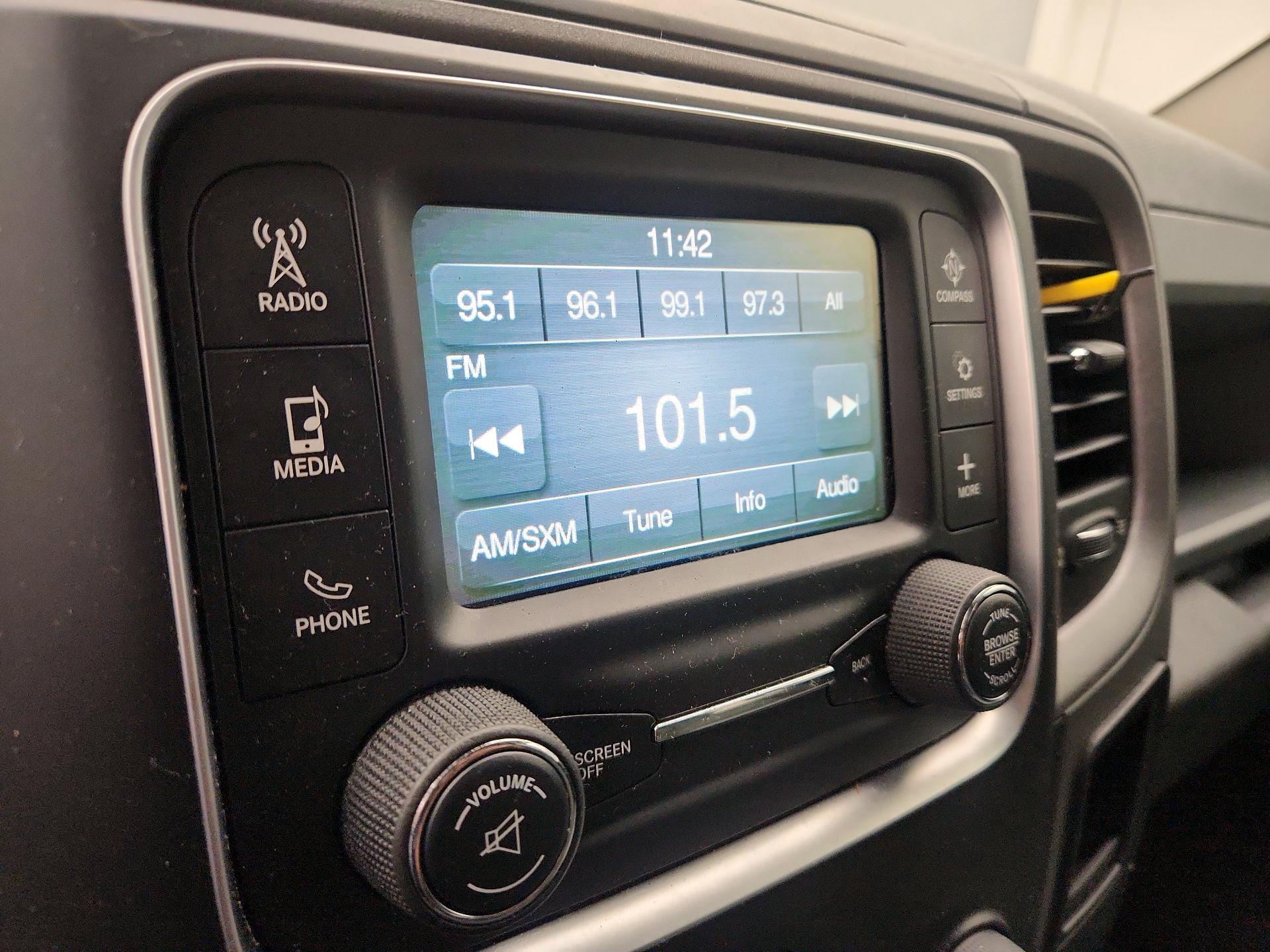 Thumbnail: 2020 RAM 1500 Classic - 15