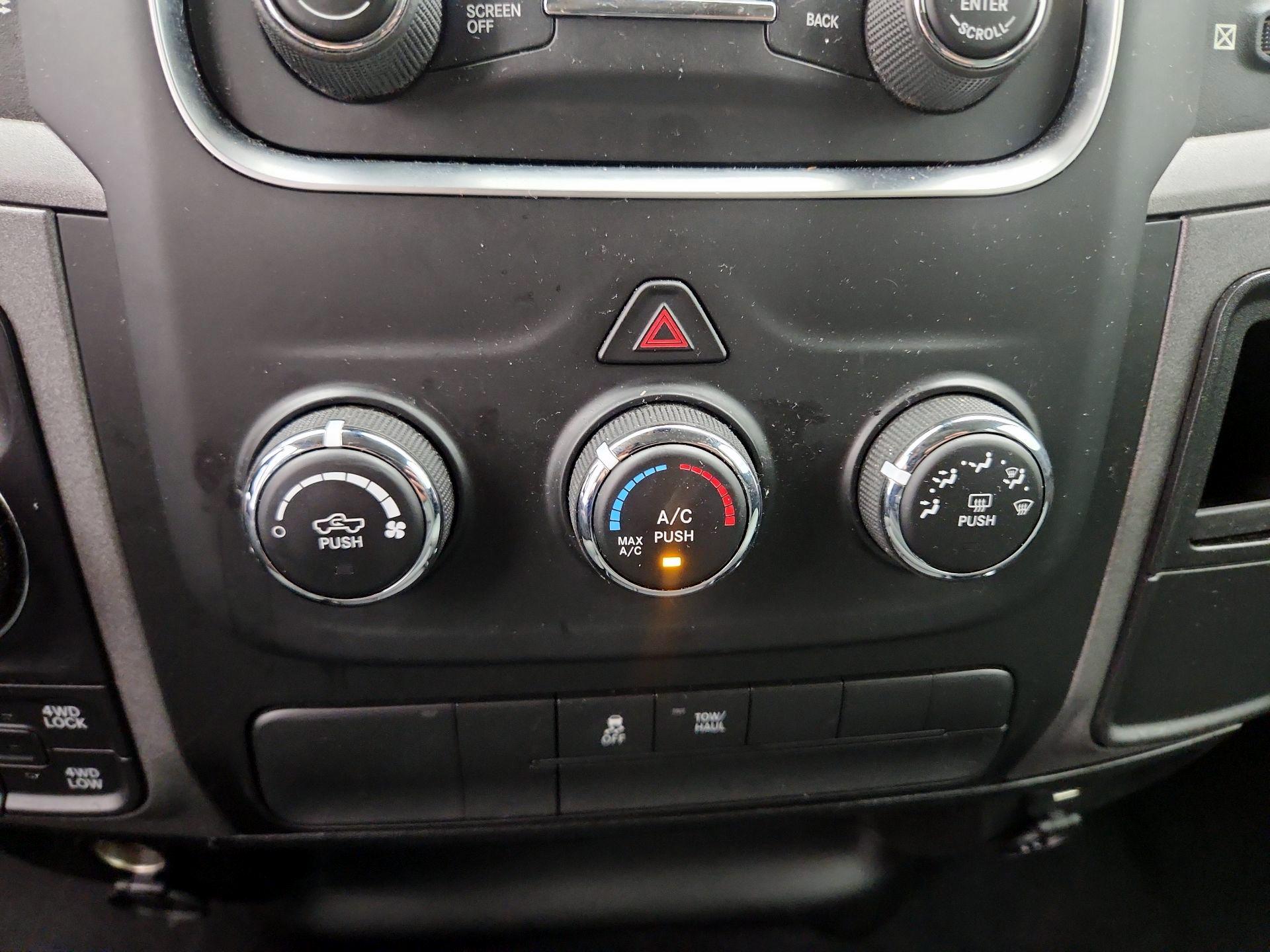 Thumbnail: 2020 RAM 1500 Classic - 16