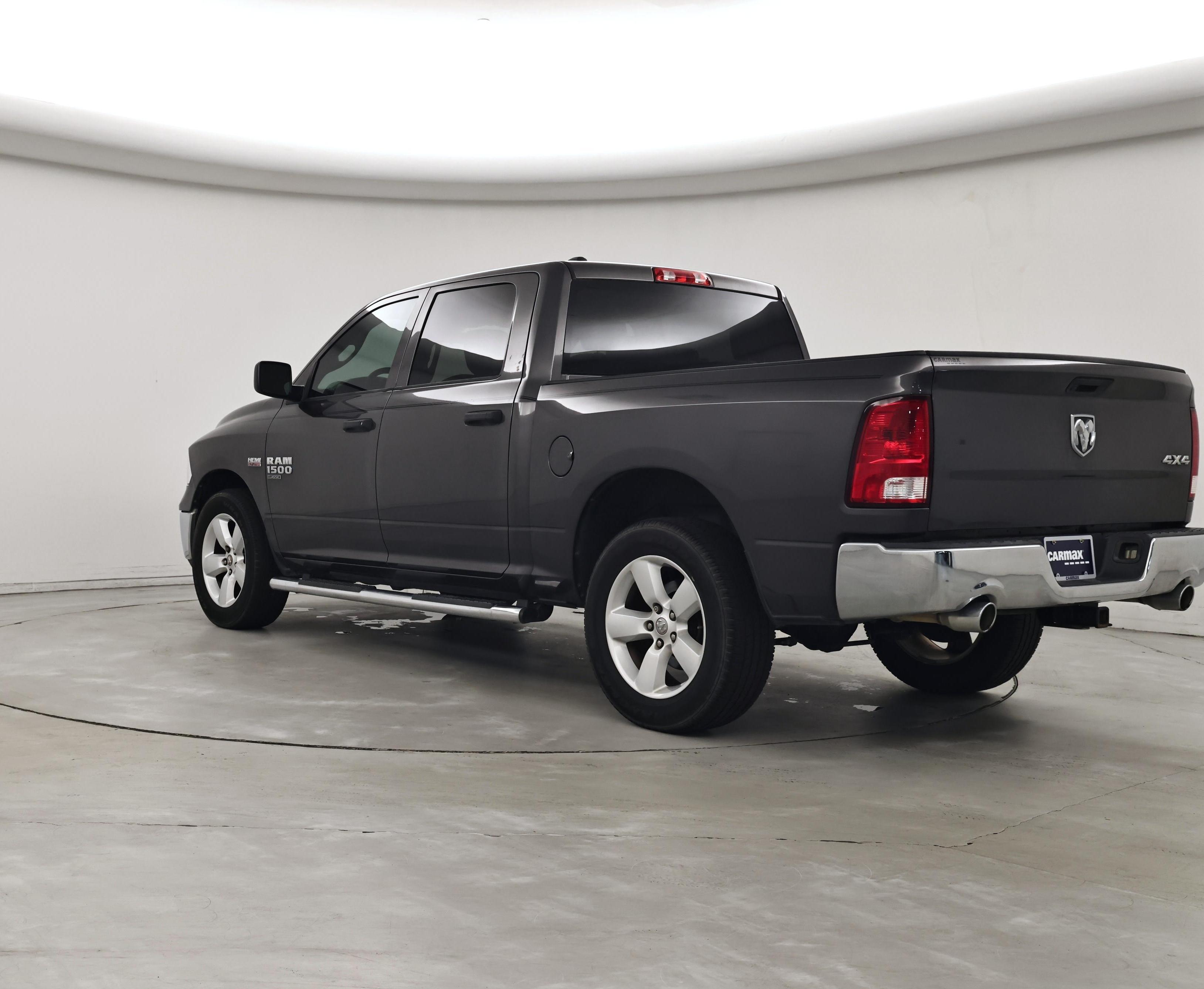 Thumbnail: 2020 RAM 1500 Classic - 2