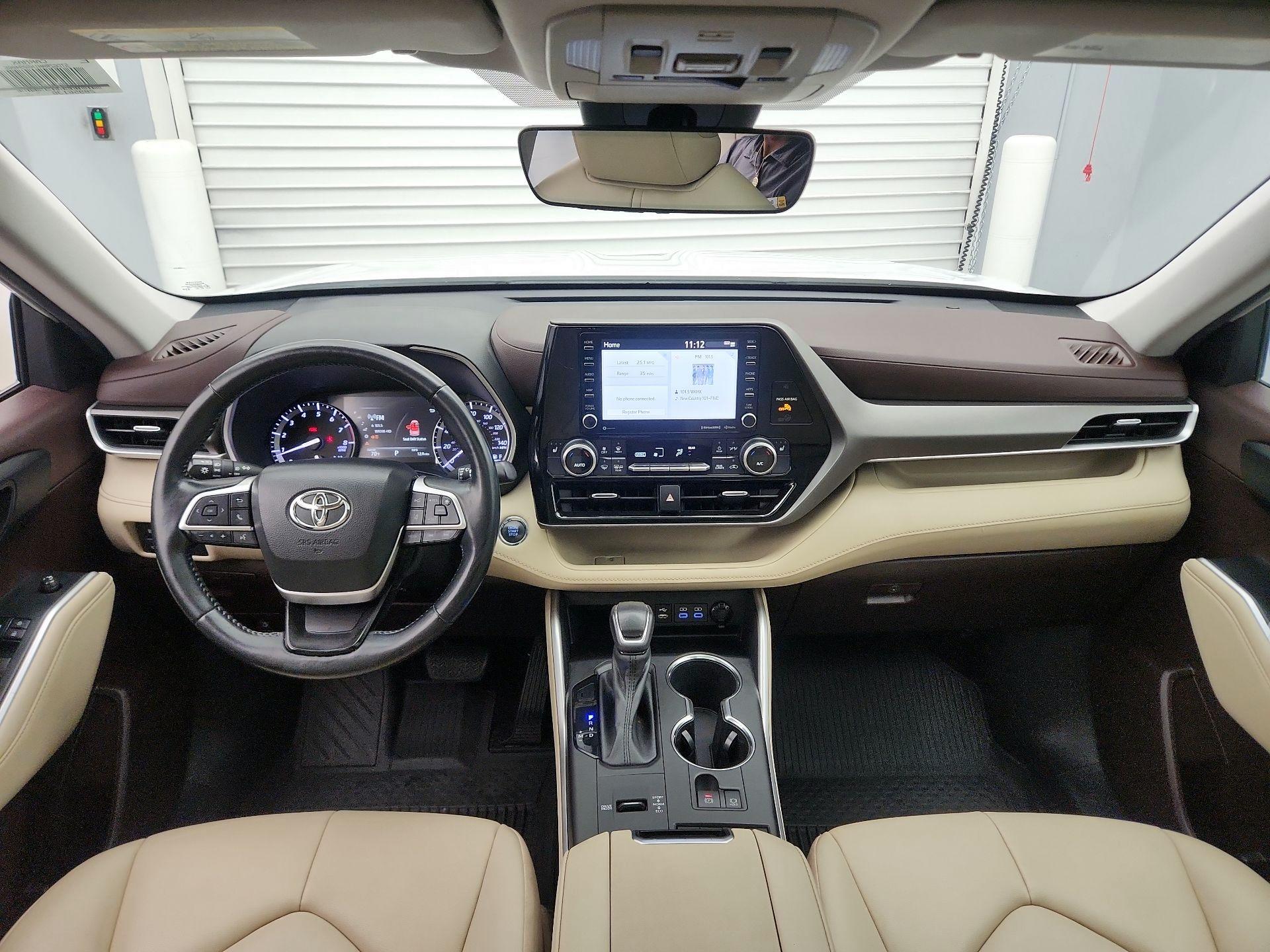 Thumbnail: 2022 Toyota Highlander - 9