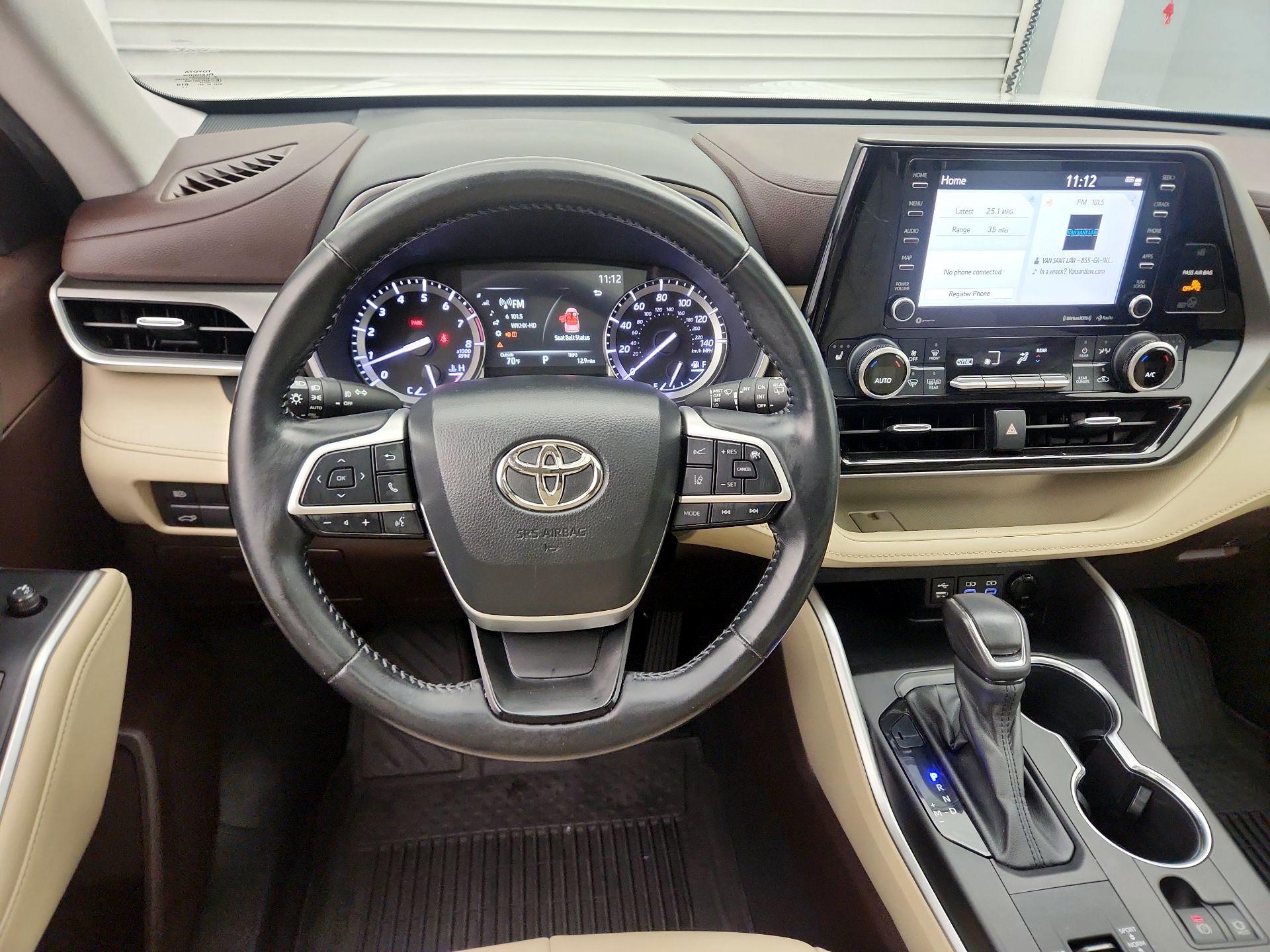 Thumbnail: 2022 Toyota Highlander - 10