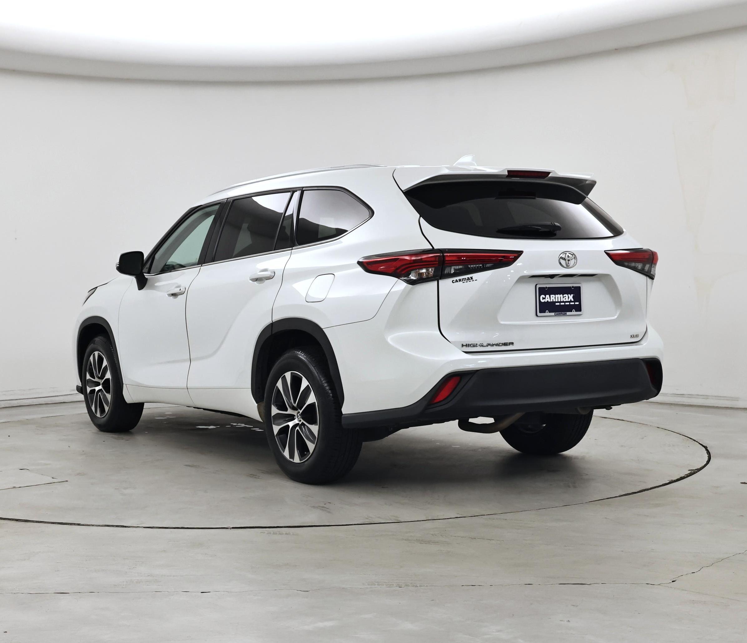 Thumbnail: 2022 Toyota Highlander - 2