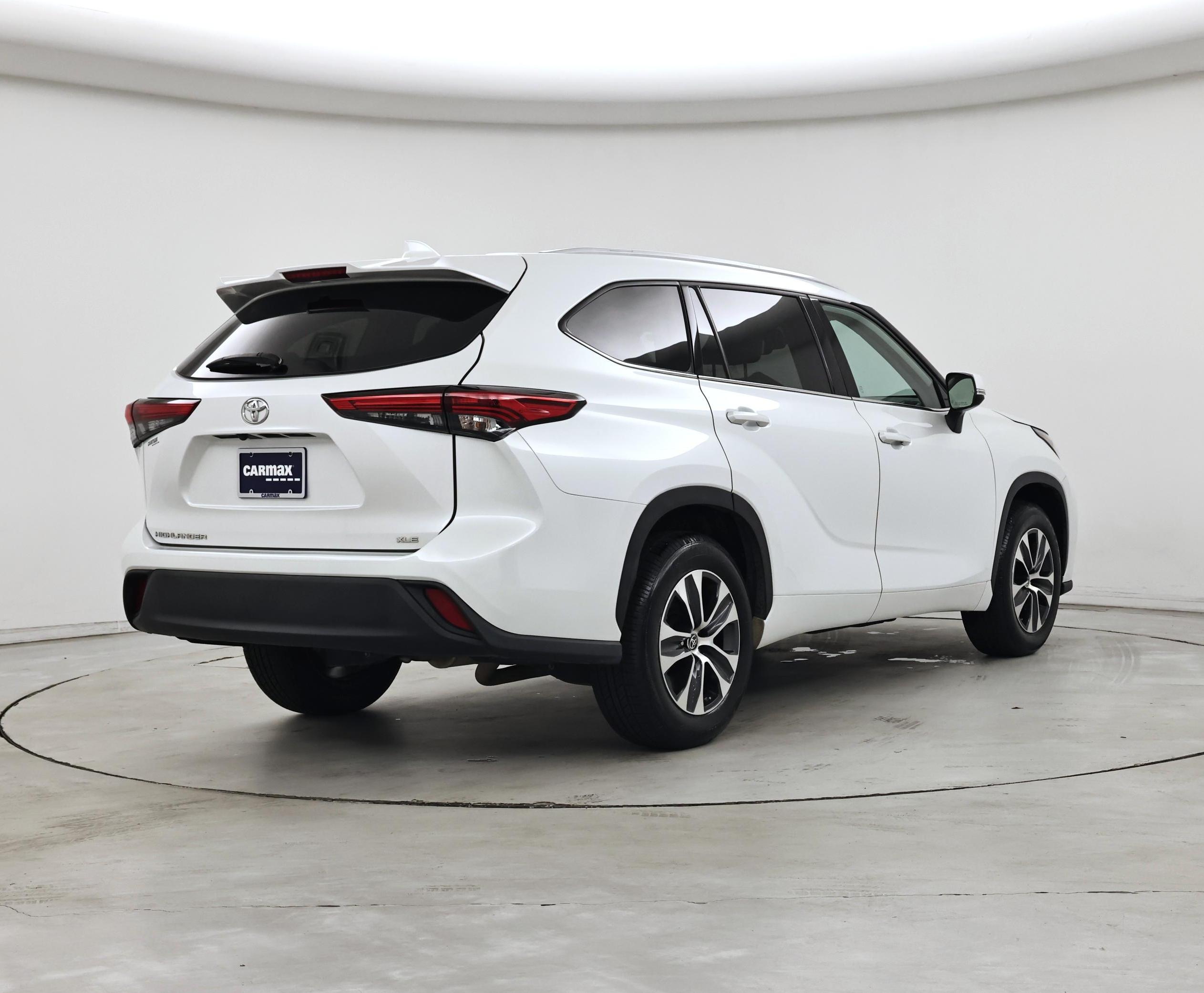 Thumbnail: 2022 Toyota Highlander - 8