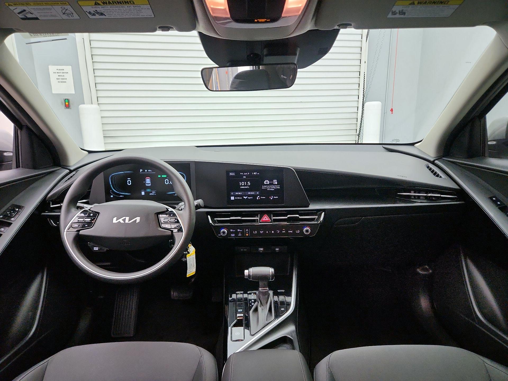 Thumbnail: 2024 Kia Niro - 9