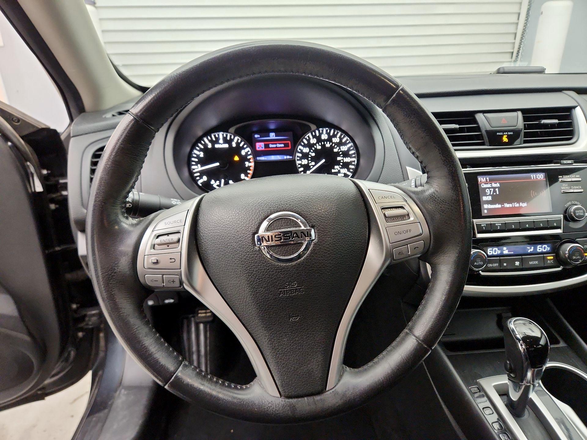 Thumbnail: 2018 Nissan Altima - 10