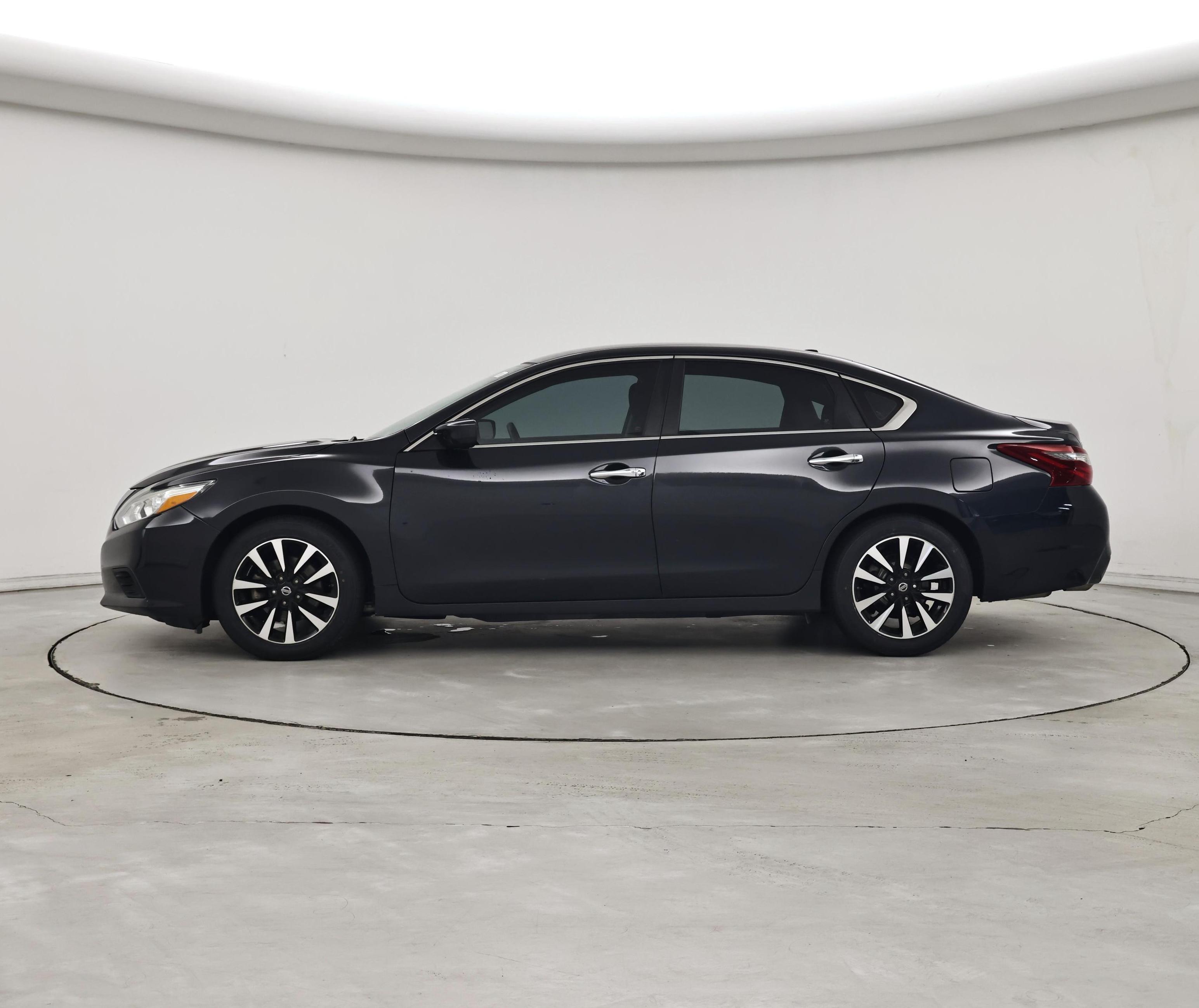 Thumbnail: 2018 Nissan Altima - 3