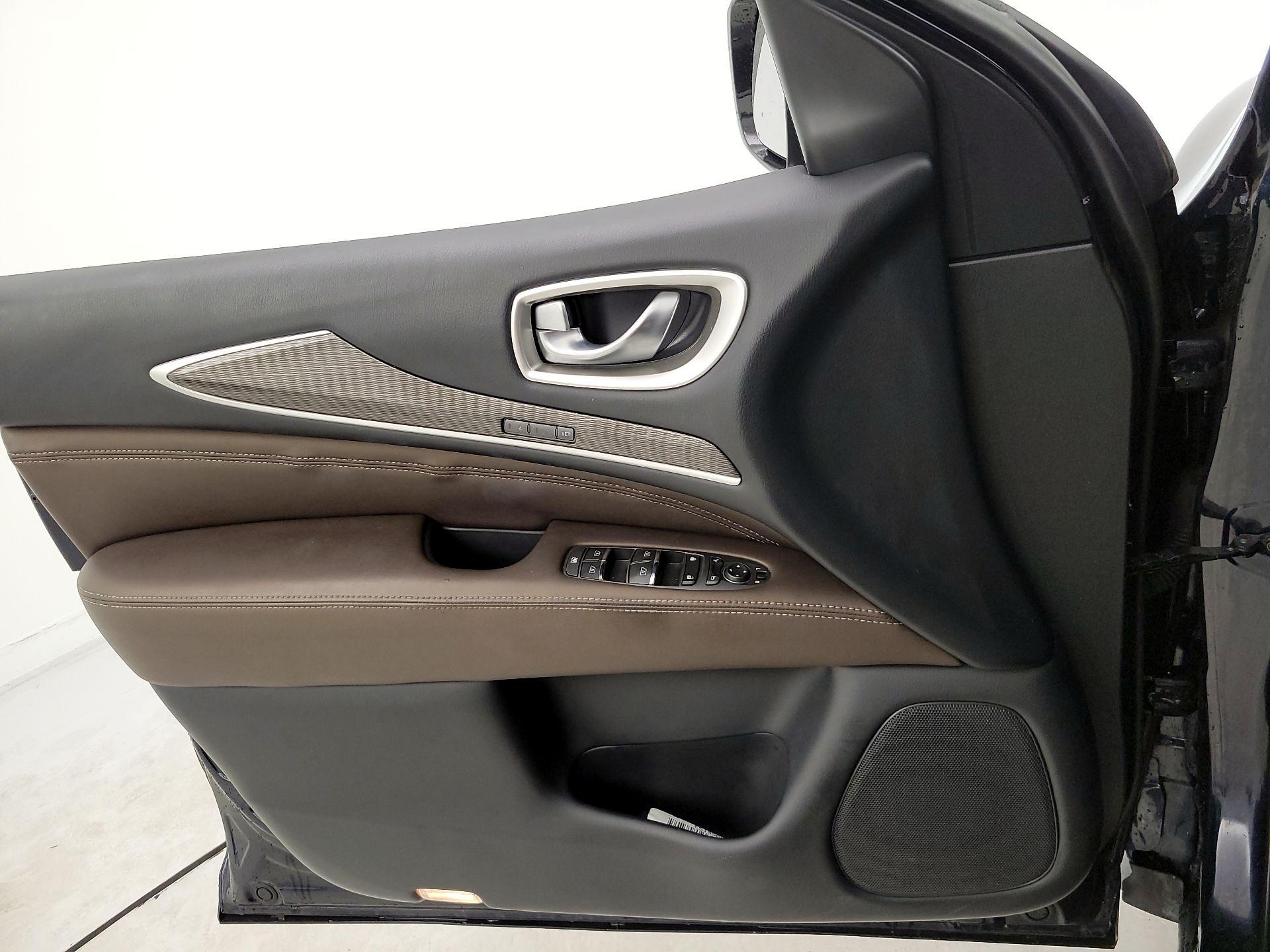 Thumbnail: 2018 INFINITI QX60 - 12