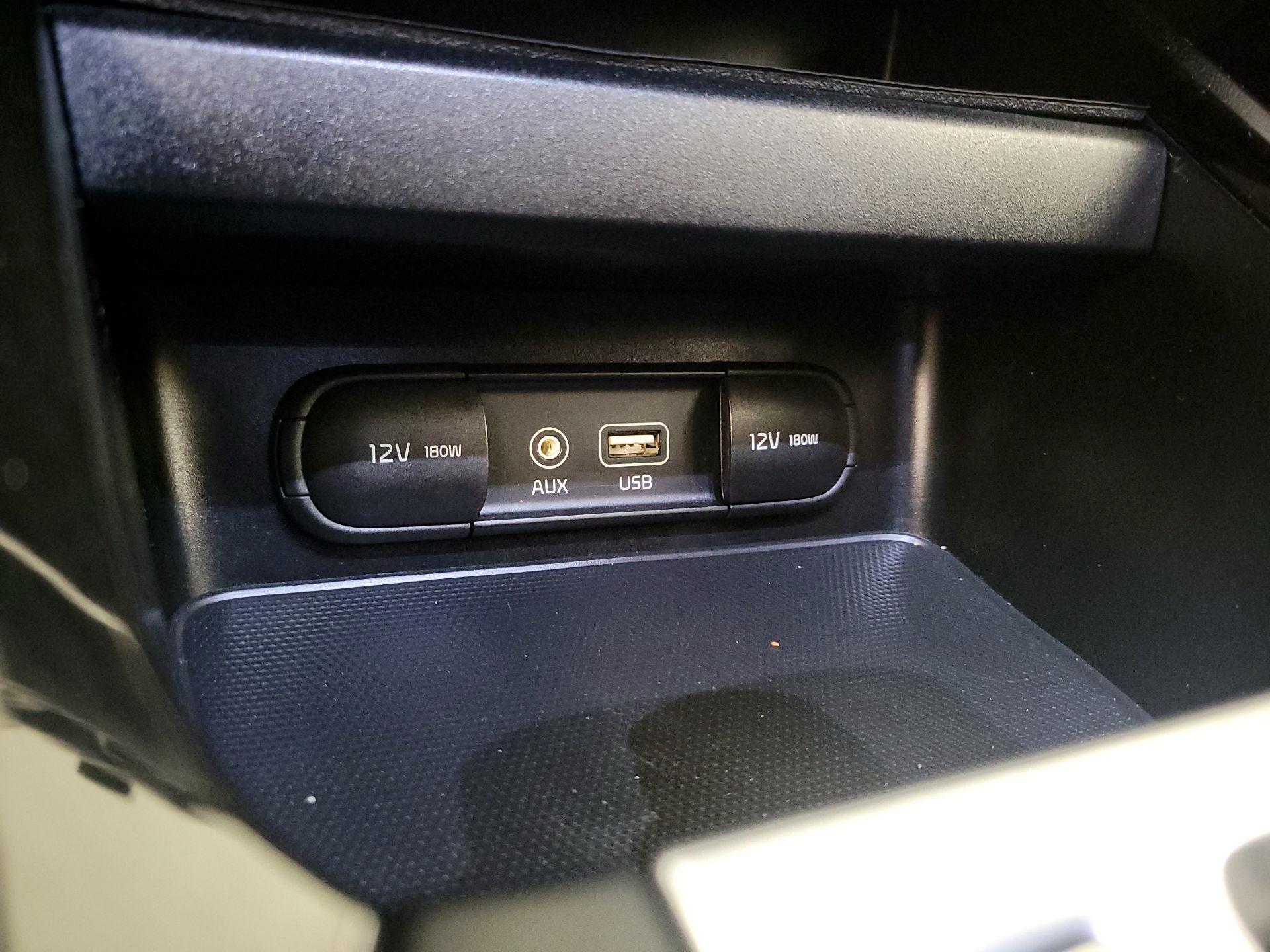 Thumbnail: 2019 Kia Forte - 18