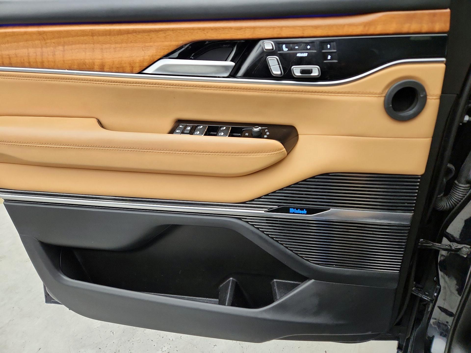 Thumbnail: 2025 Jeep Grand Wagoneer - 12