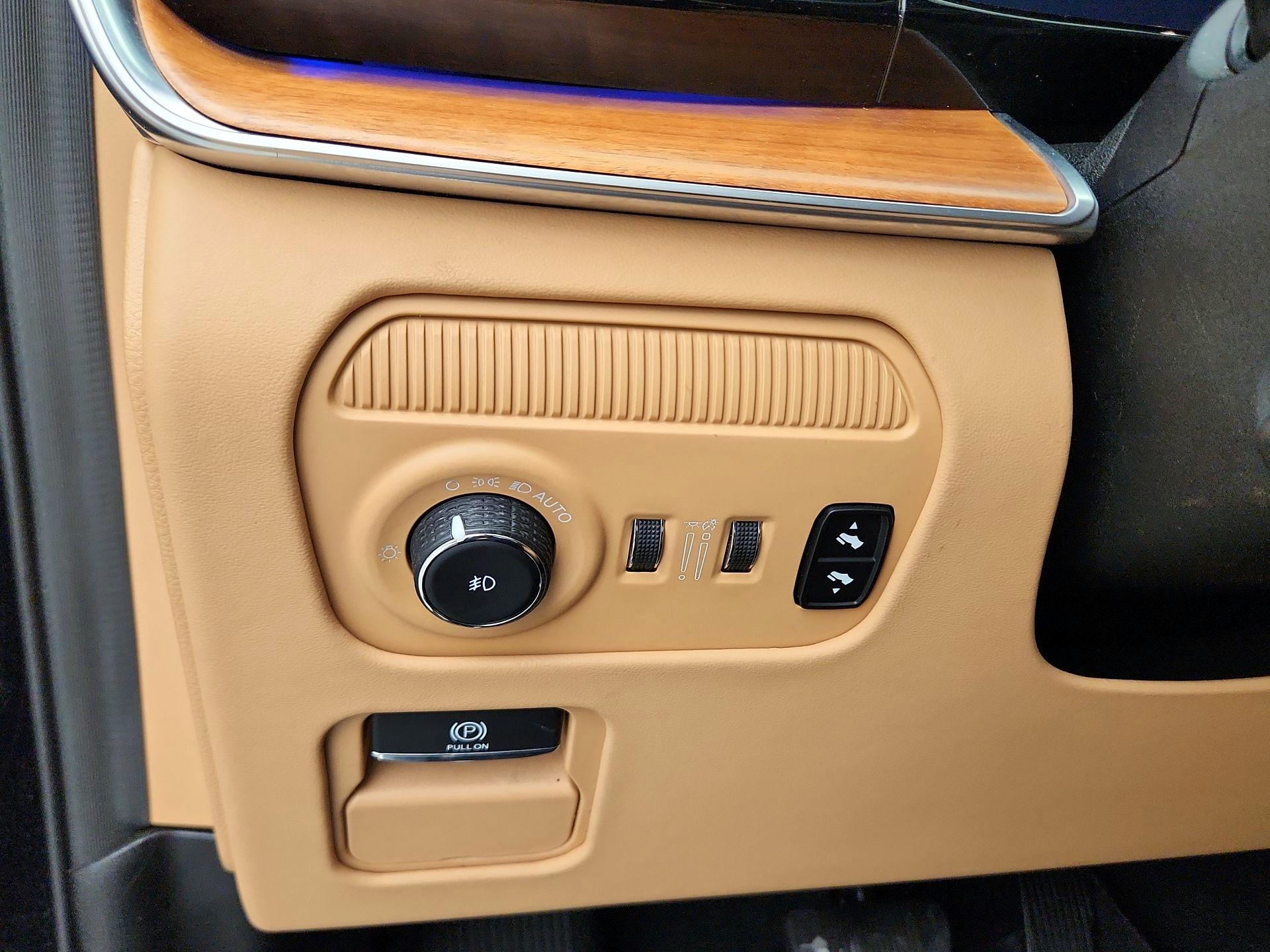 Thumbnail: 2025 Jeep Grand Wagoneer - 13