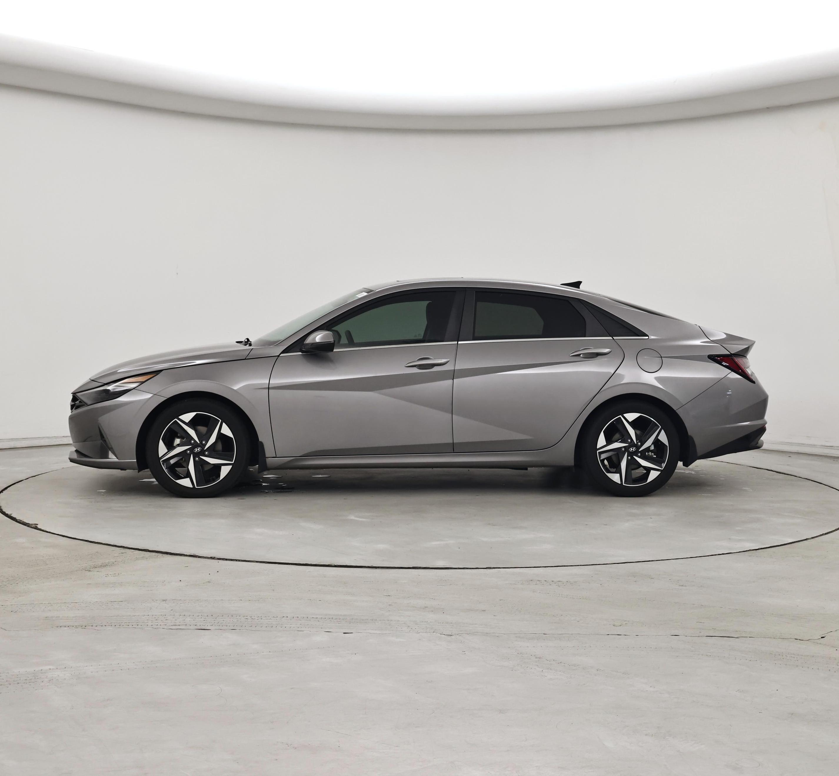 Thumbnail: 2022 Hyundai Elantra - 3