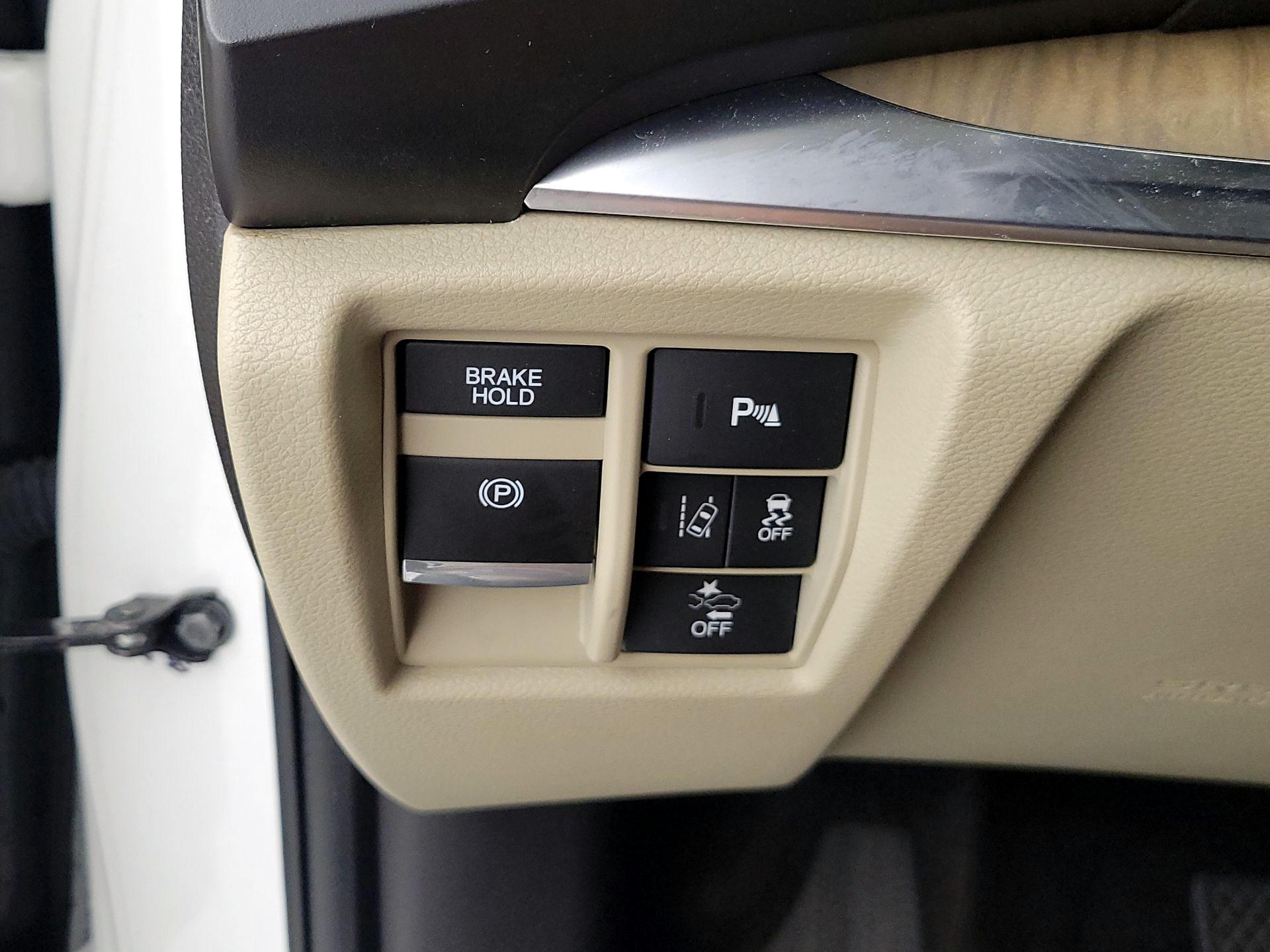 Thumbnail: 2019 Acura MDX - 13