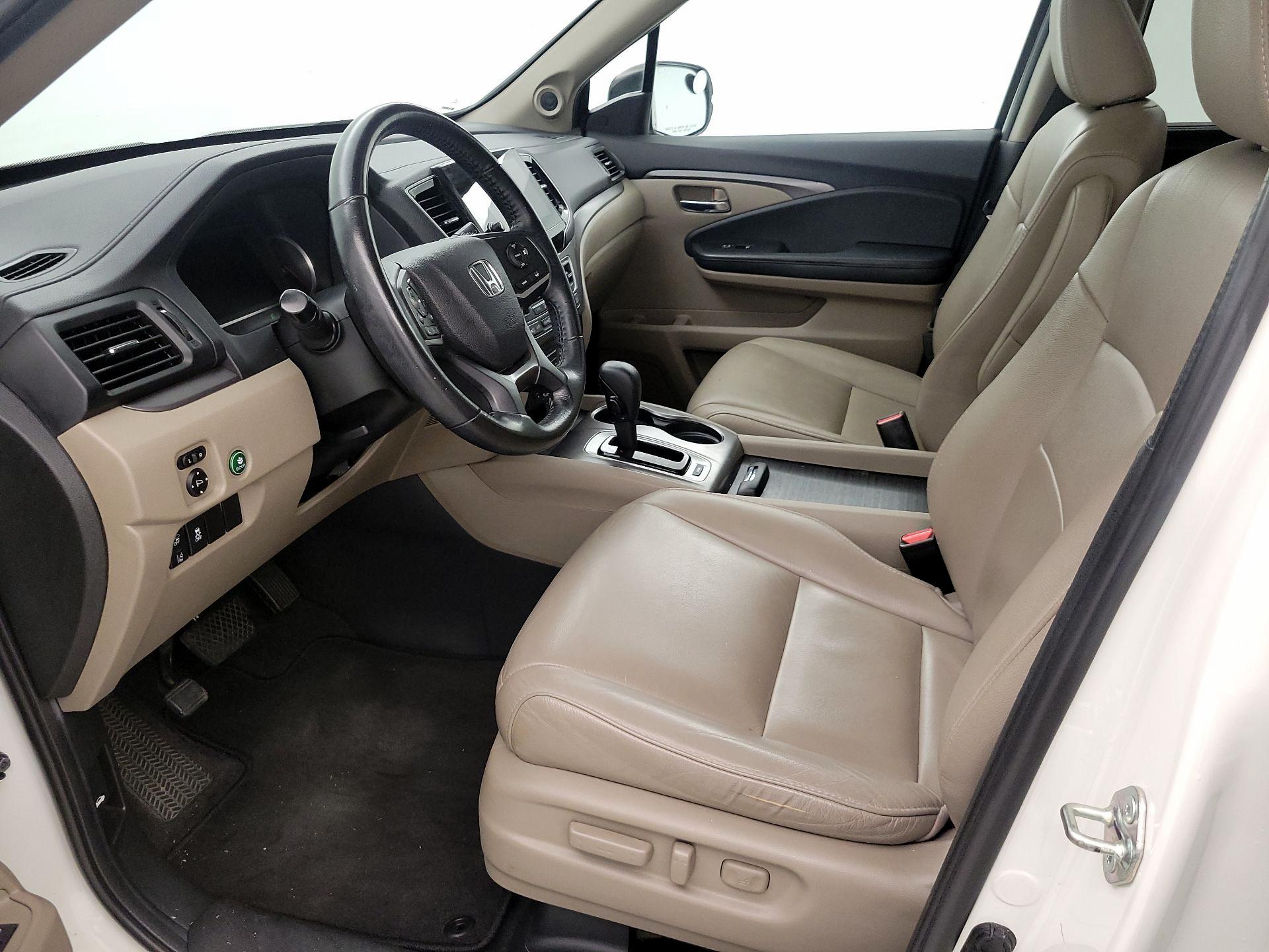 Thumbnail: 2019 Honda Pilot - 11