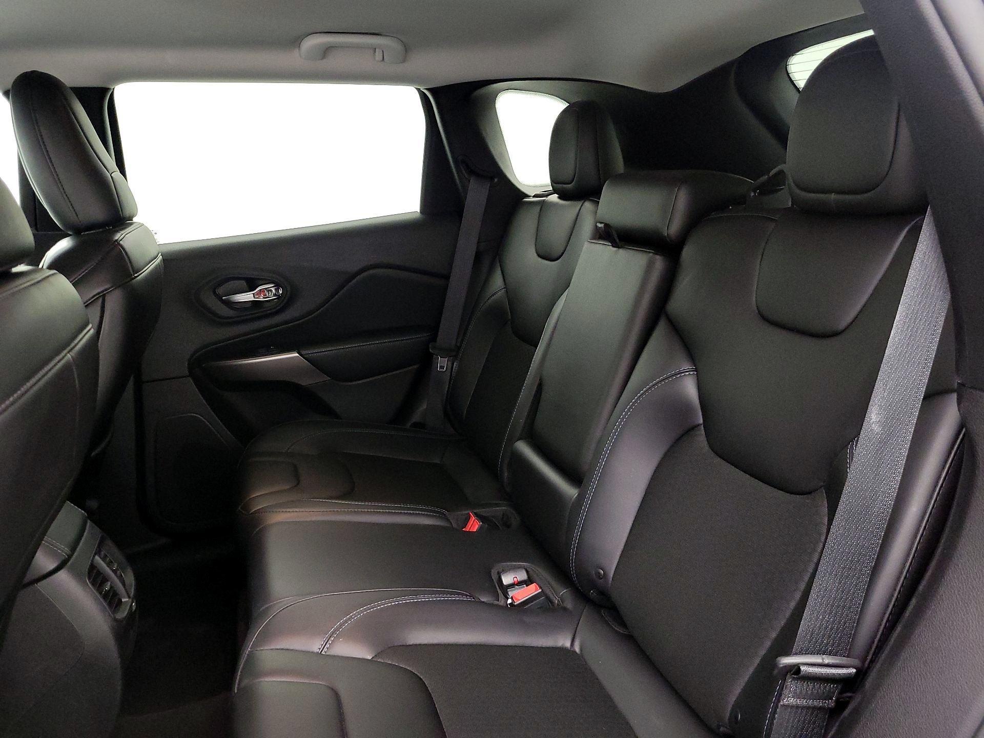 Thumbnail: 2019 Jeep Cherokee - 19