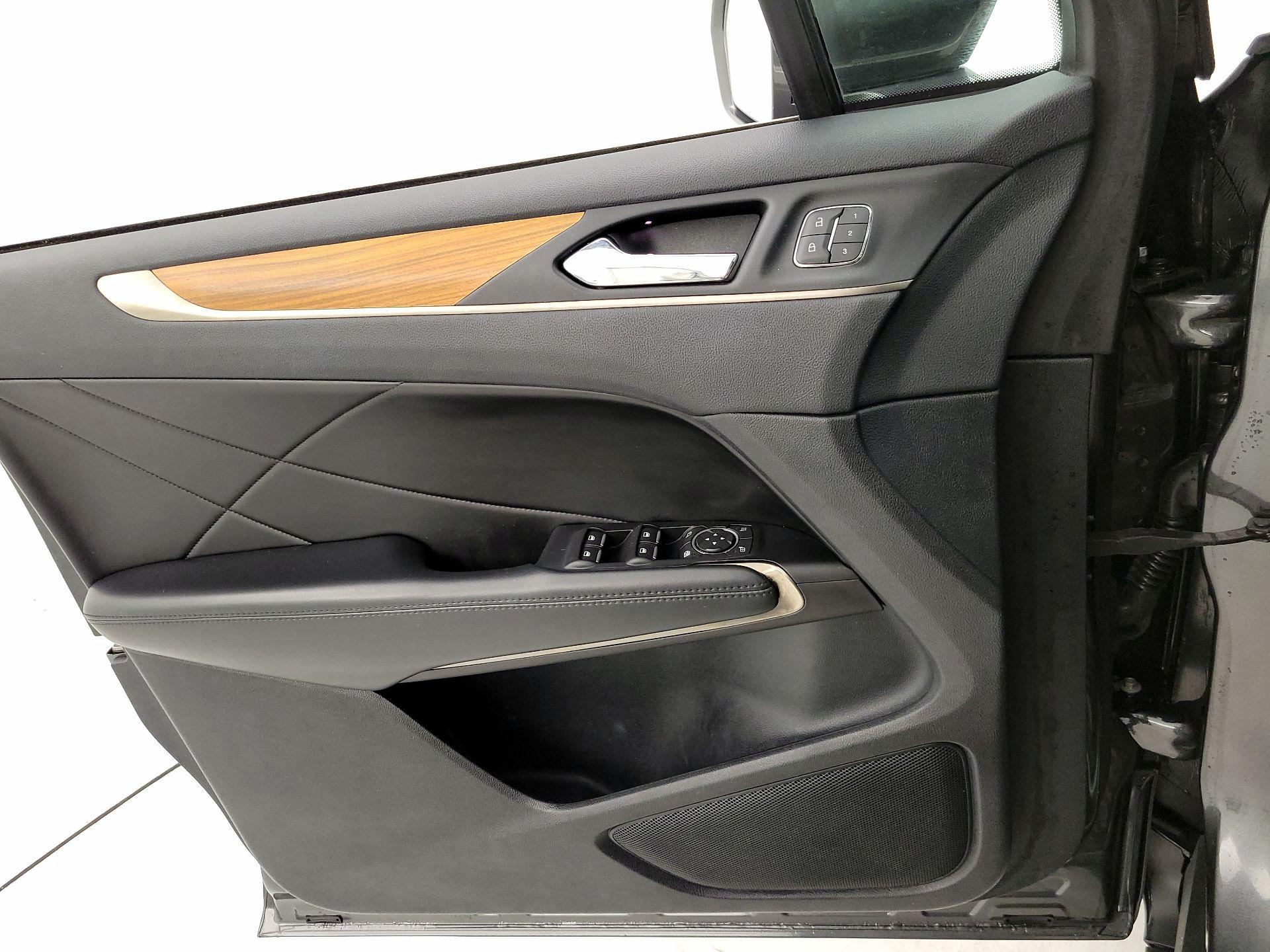 Thumbnail: 2019 Lincoln MKC - 12