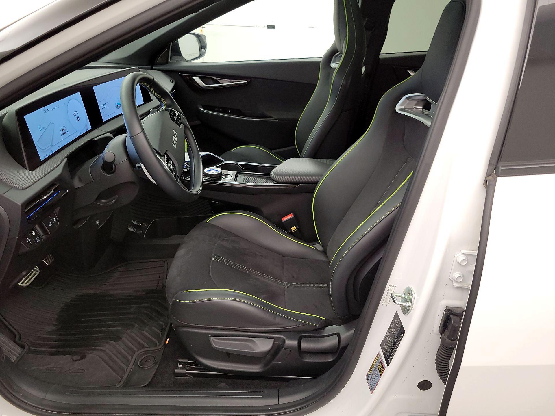 Thumbnail: 2023 Kia EV6 - 11