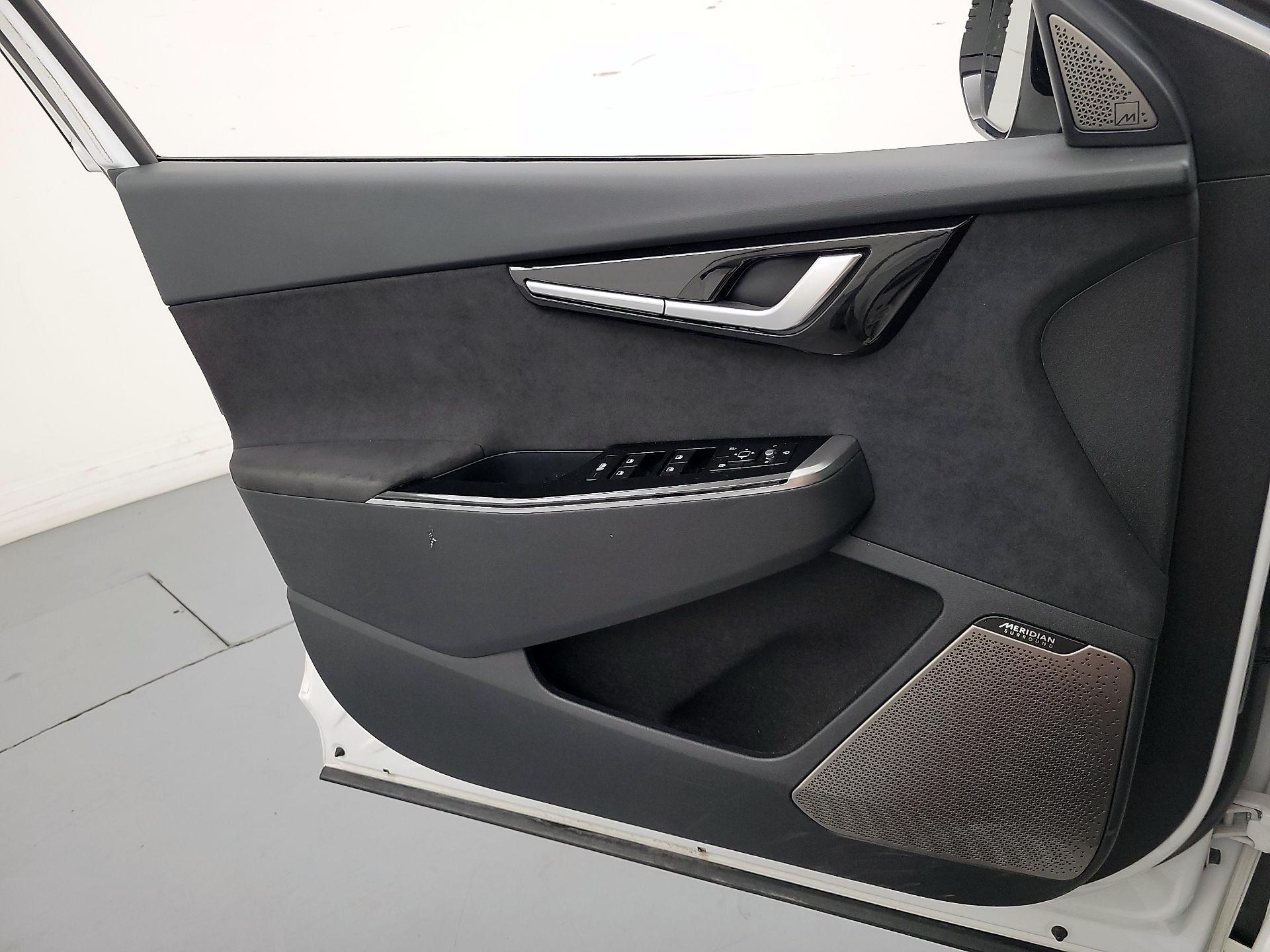 Thumbnail: 2023 Kia EV6 - 12