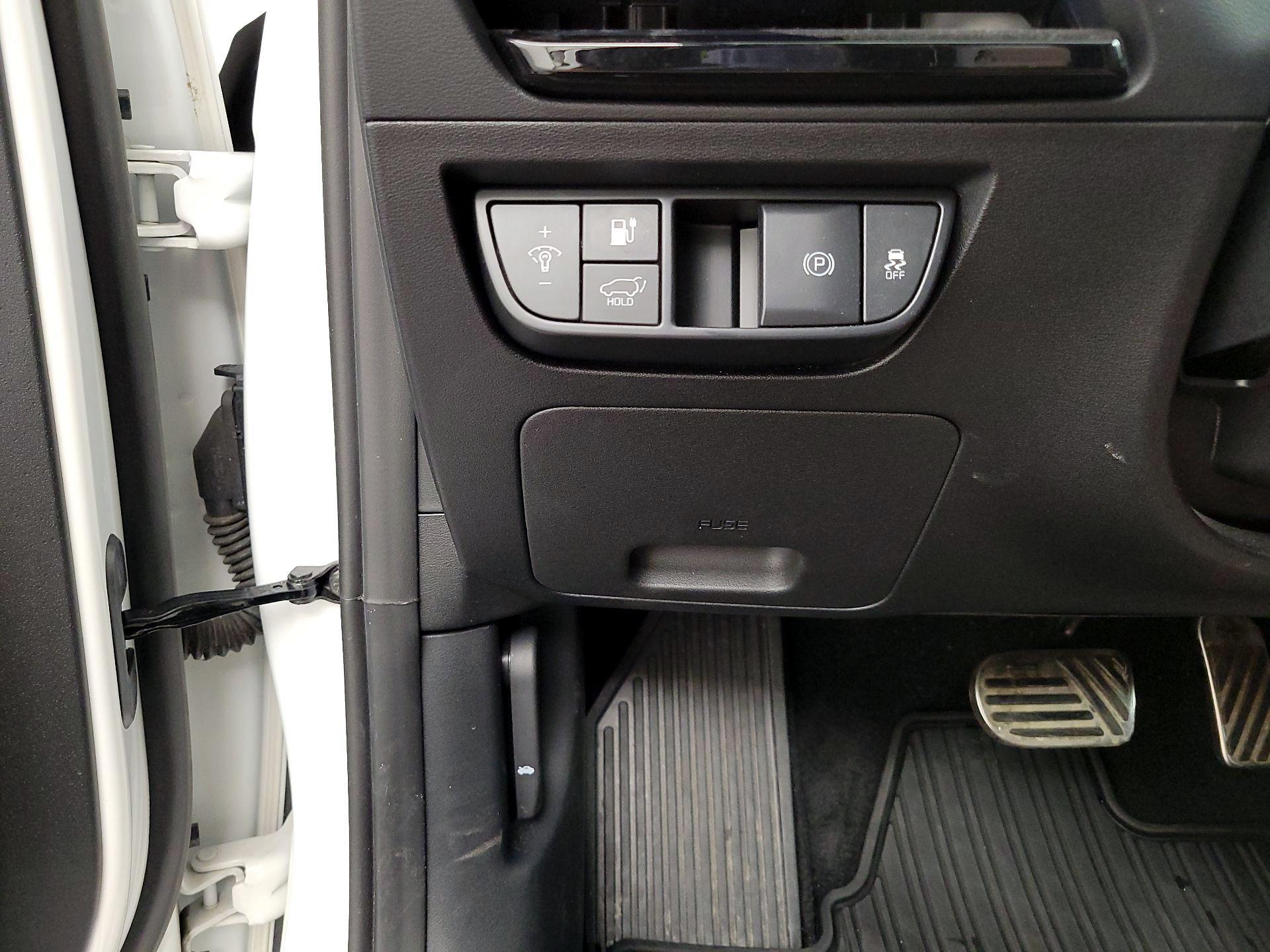 Thumbnail: 2023 Kia EV6 - 13
