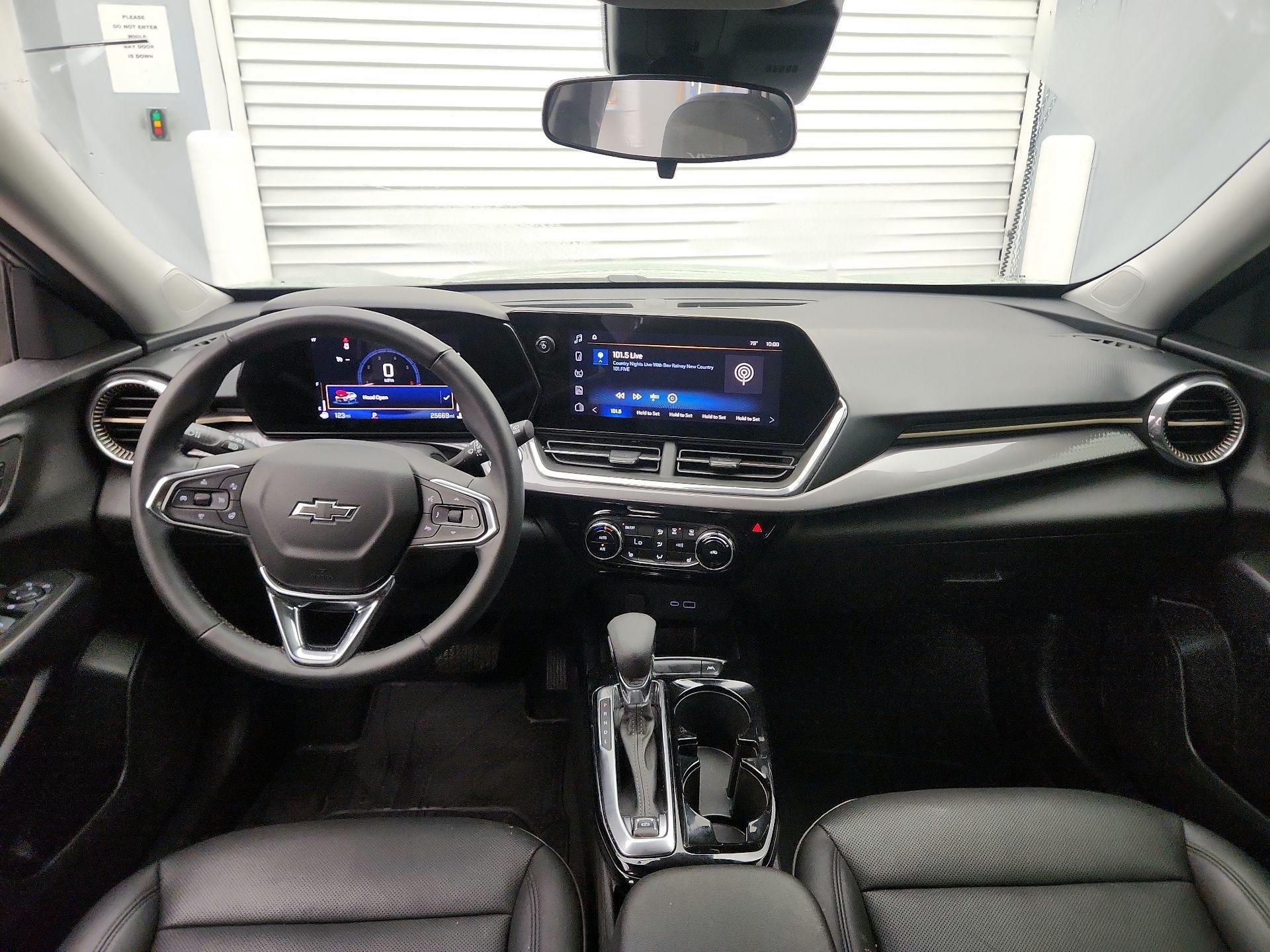 Thumbnail: 2025 Chevrolet Trax - 9