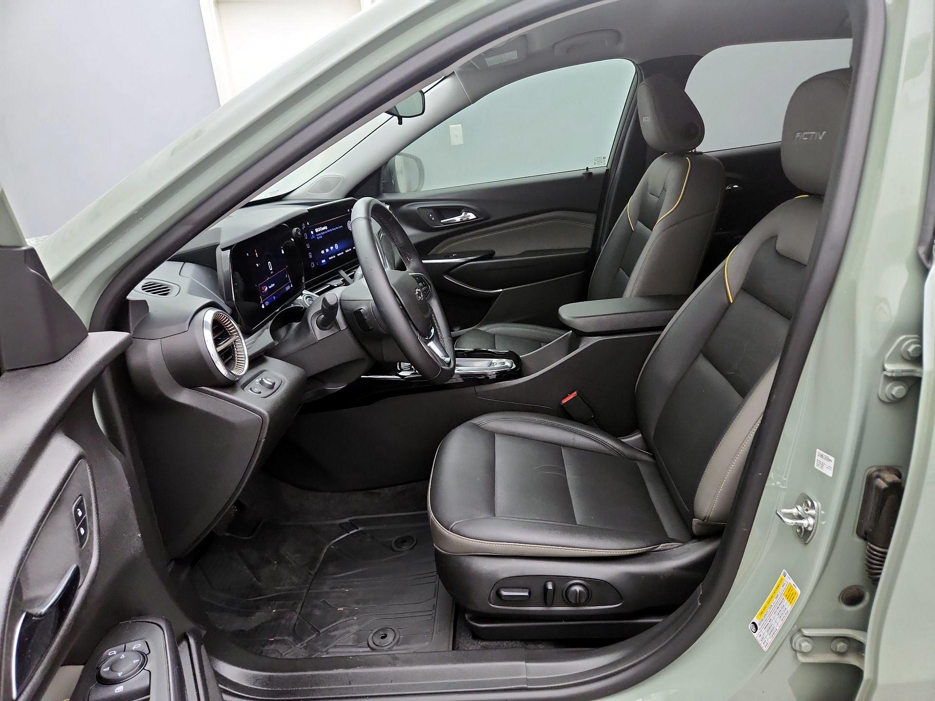 Thumbnail: 2025 Chevrolet Trax - 11
