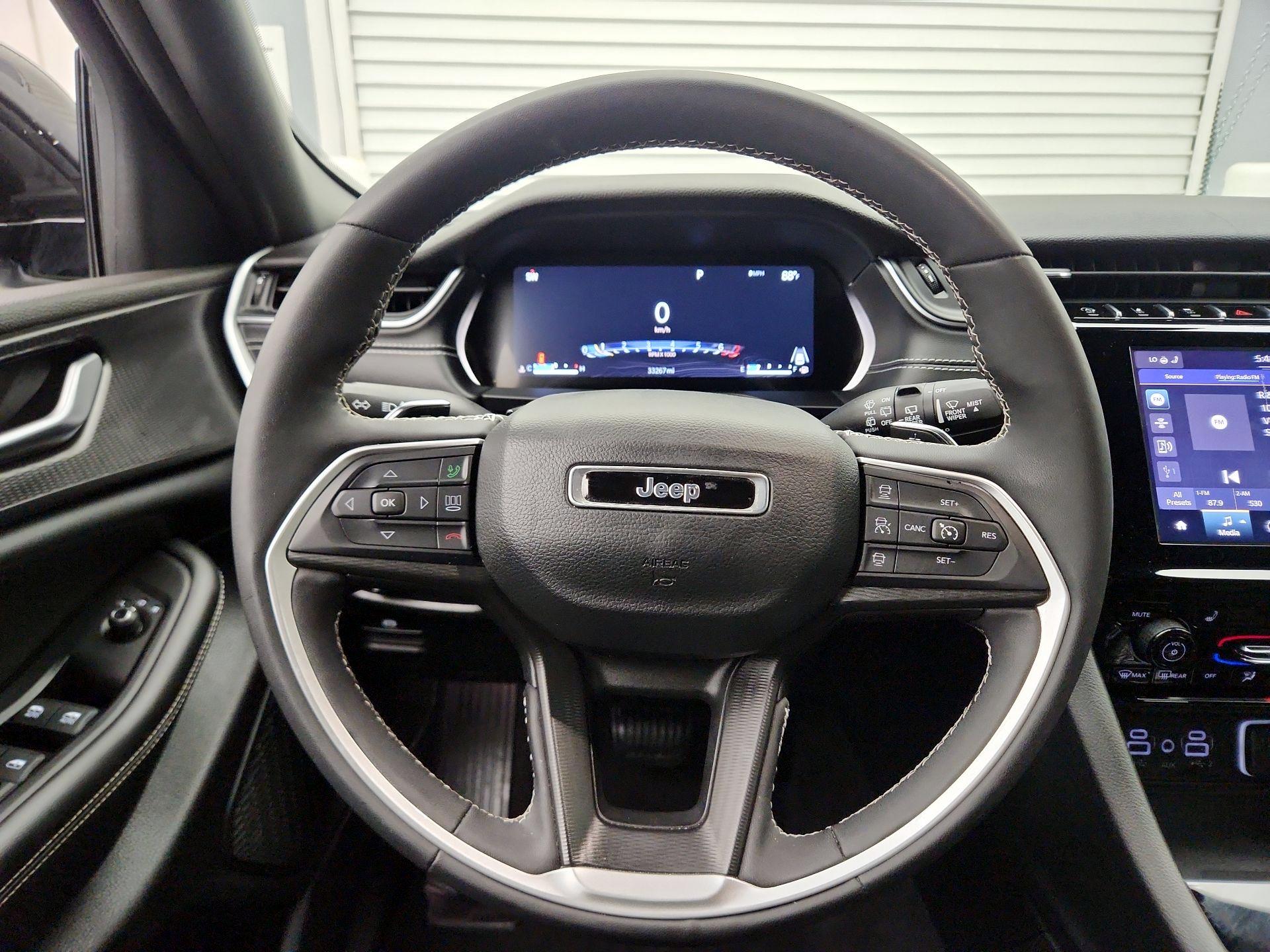 Thumbnail: 2023 Jeep Grand Cherokee - 10