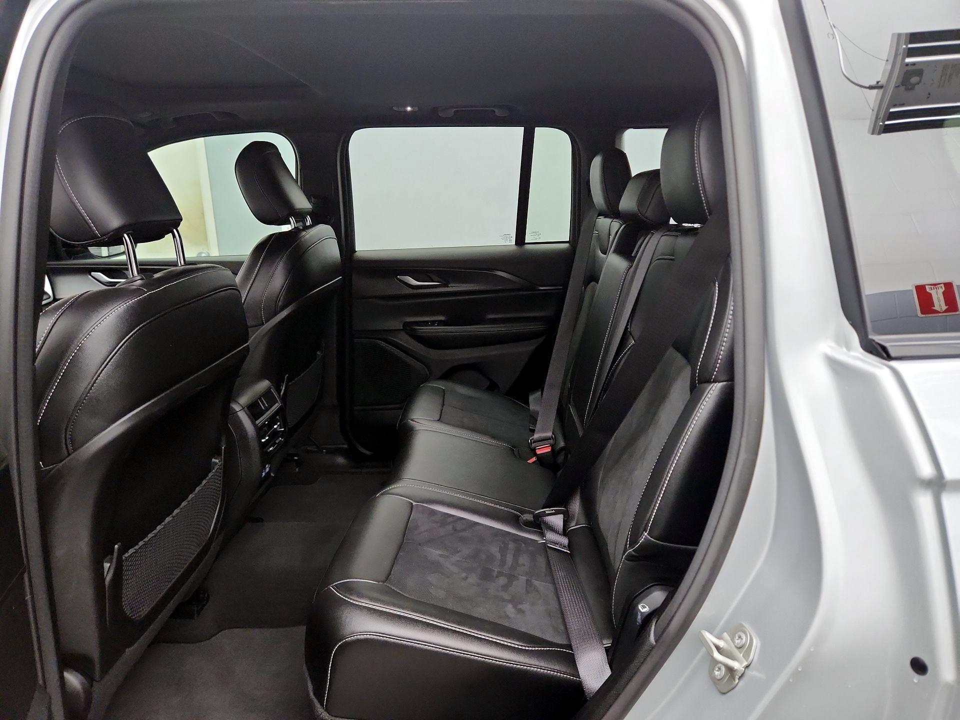 Thumbnail: 2023 Jeep Grand Cherokee - 20