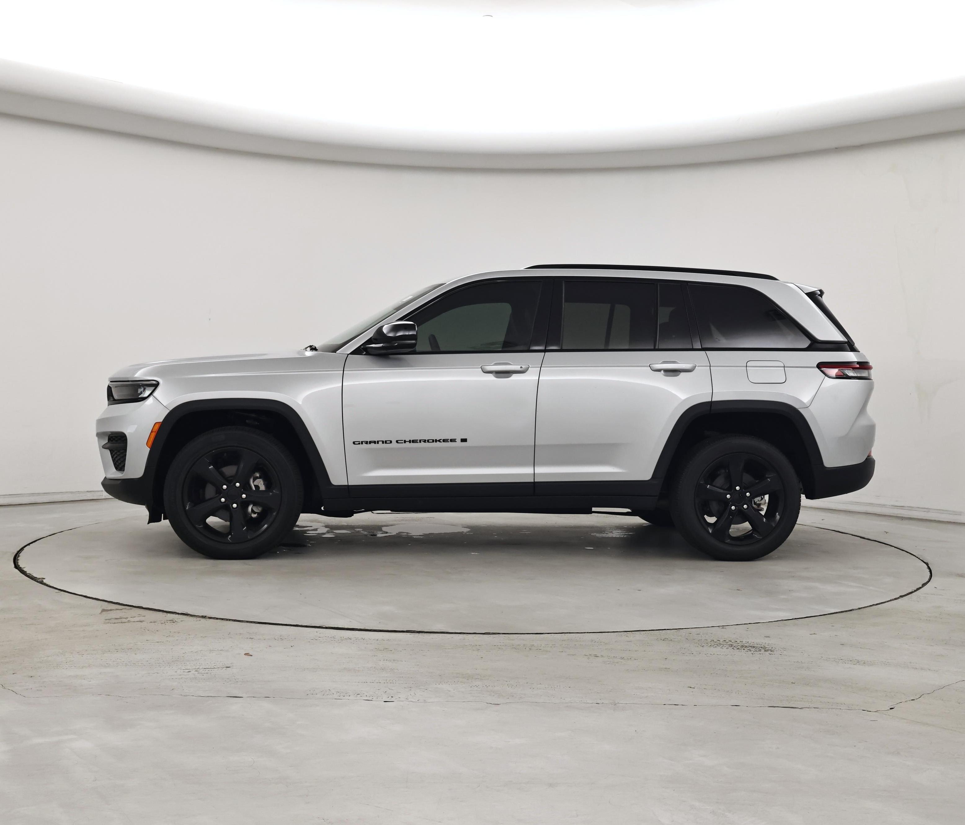 Thumbnail: 2023 Jeep Grand Cherokee - 3