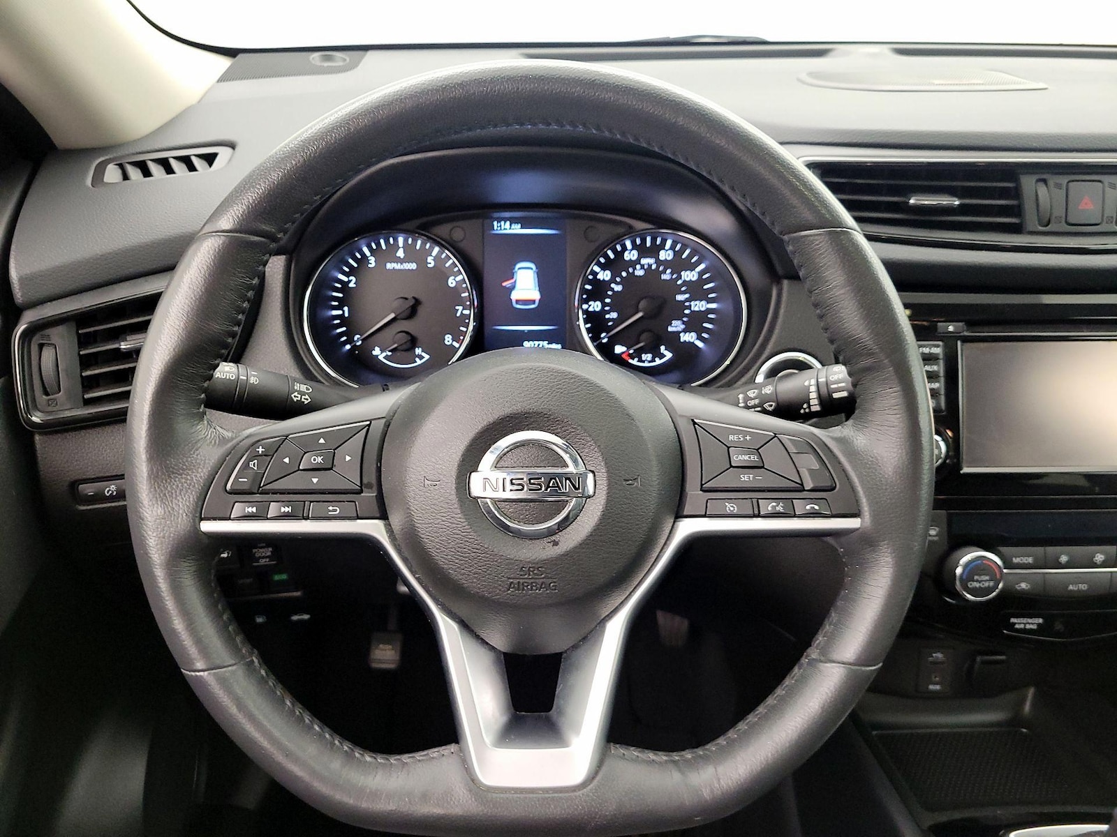 2017 Nissan Rogue SV - Photo 11