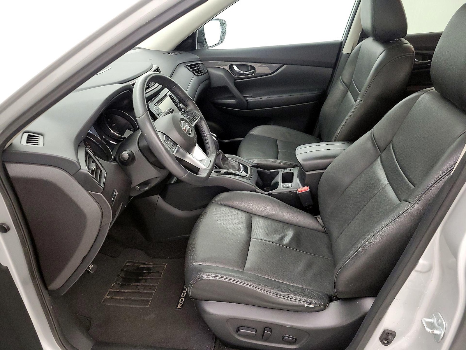 2017 Nissan Rogue SV - Photo 12