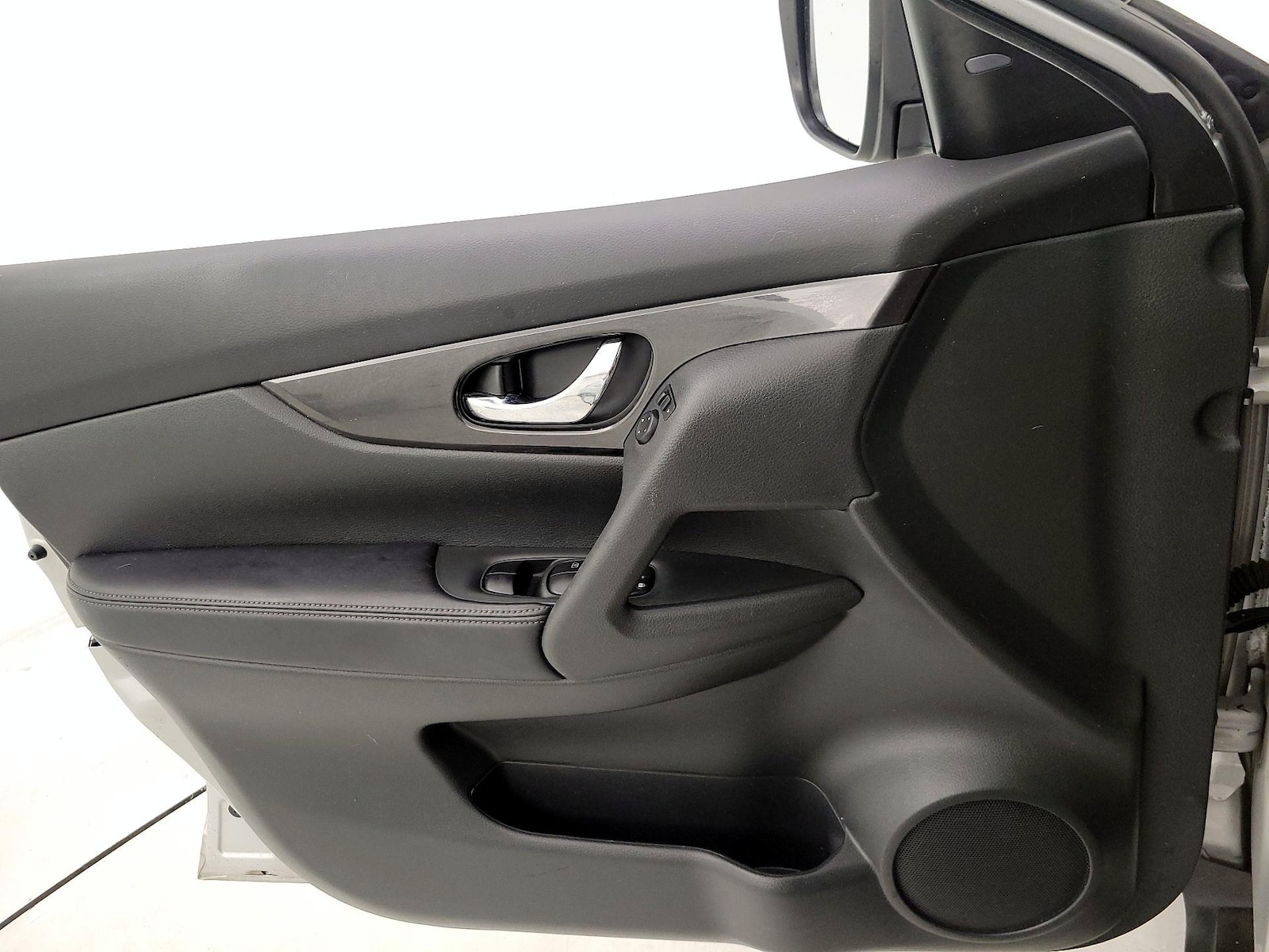 2017 Nissan Rogue SV - Photo 13