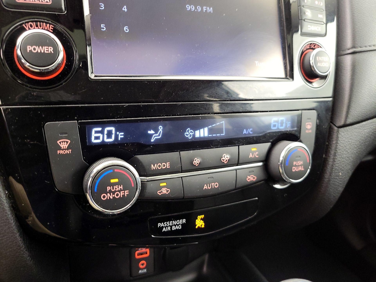 2017 Nissan Rogue SV - Photo 18