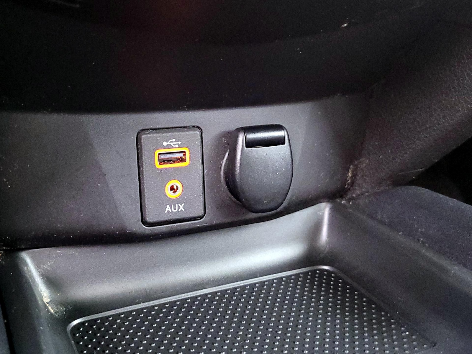 2017 Nissan Rogue SV - Photo 20