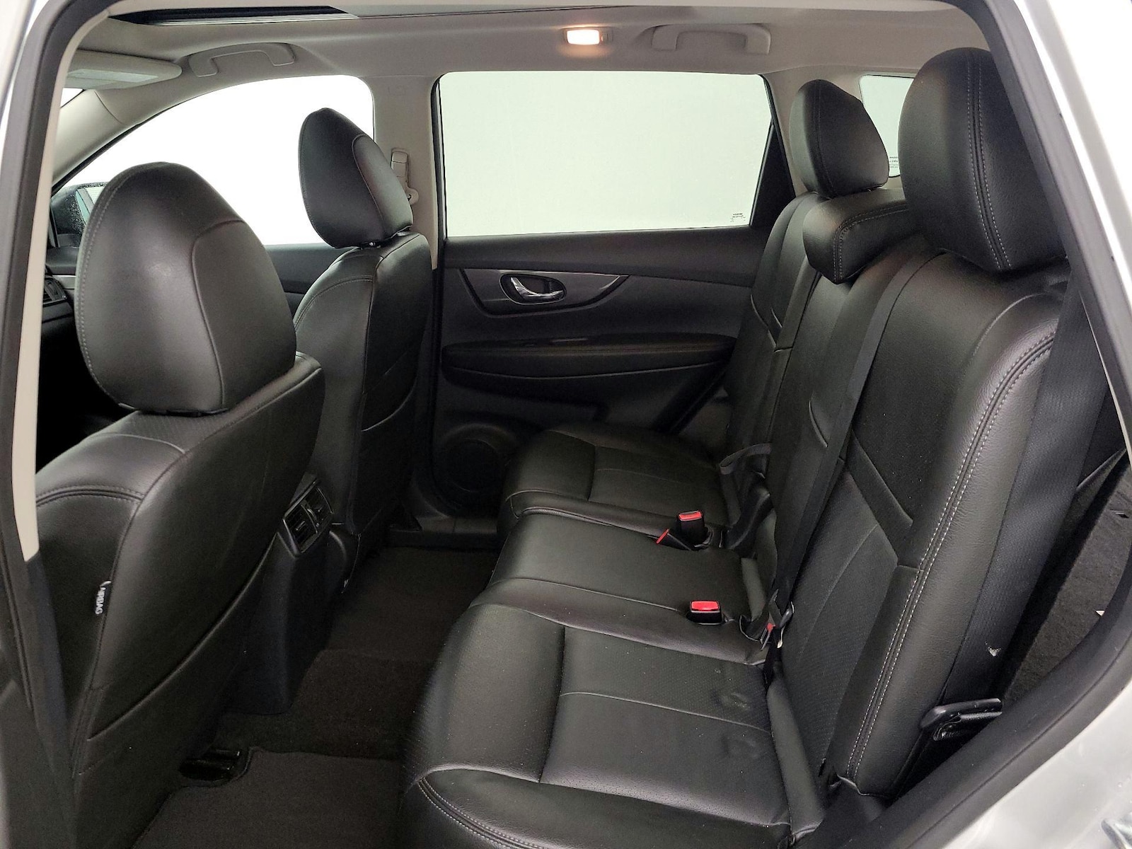 2017 Nissan Rogue SV - Photo 22