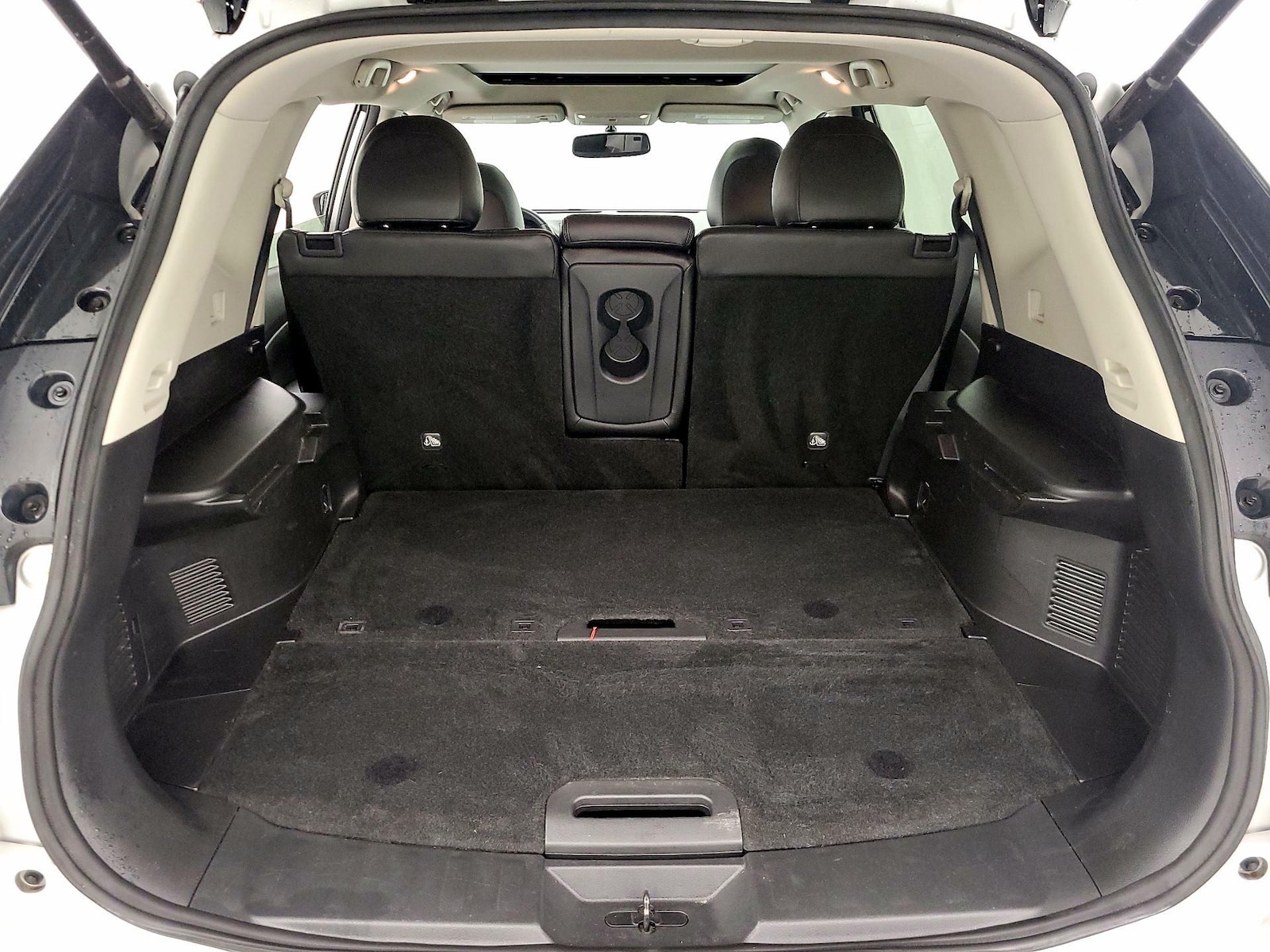 2017 Nissan Rogue SV - Photo 23