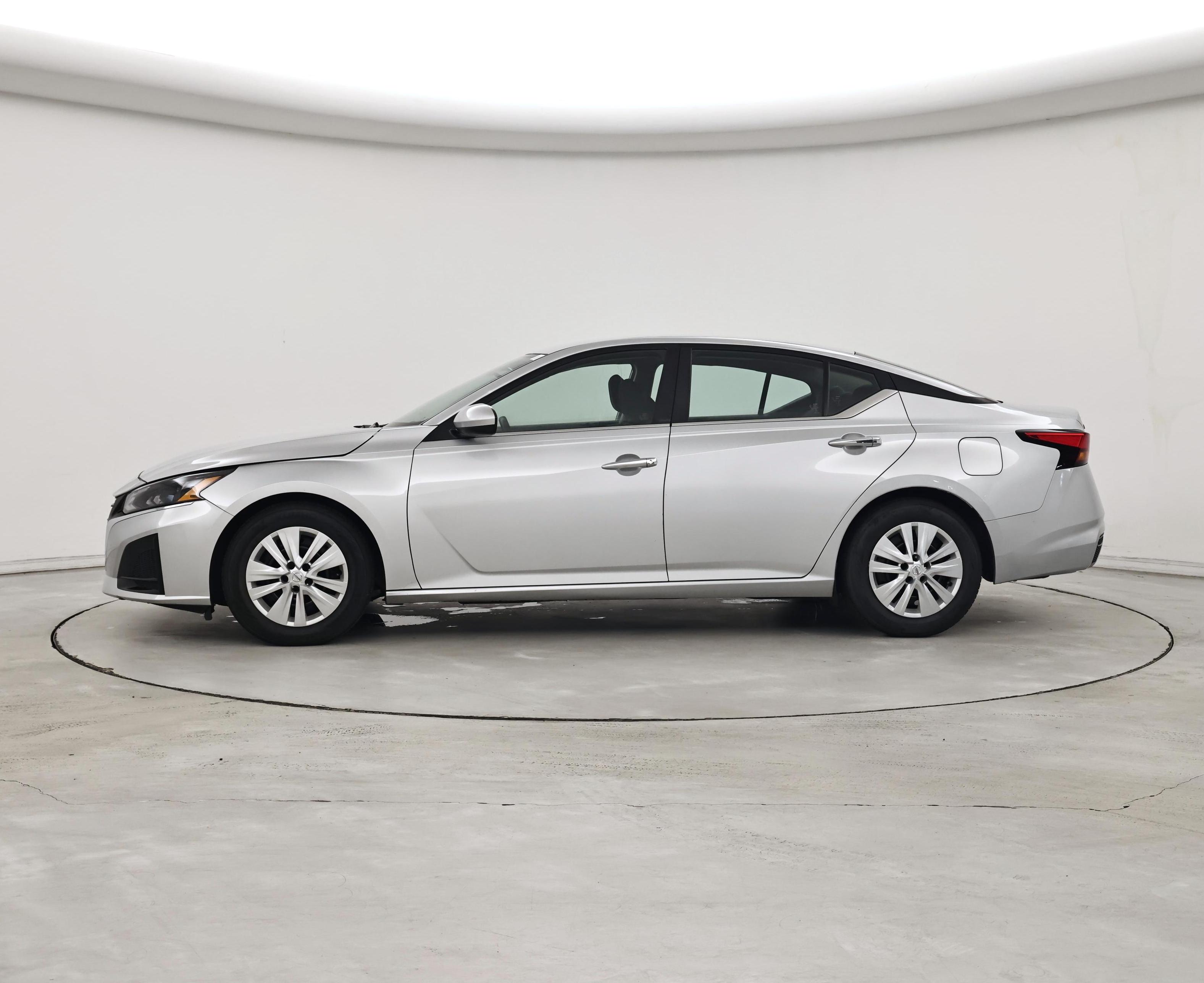 Thumbnail: 2023 Nissan Altima - 3