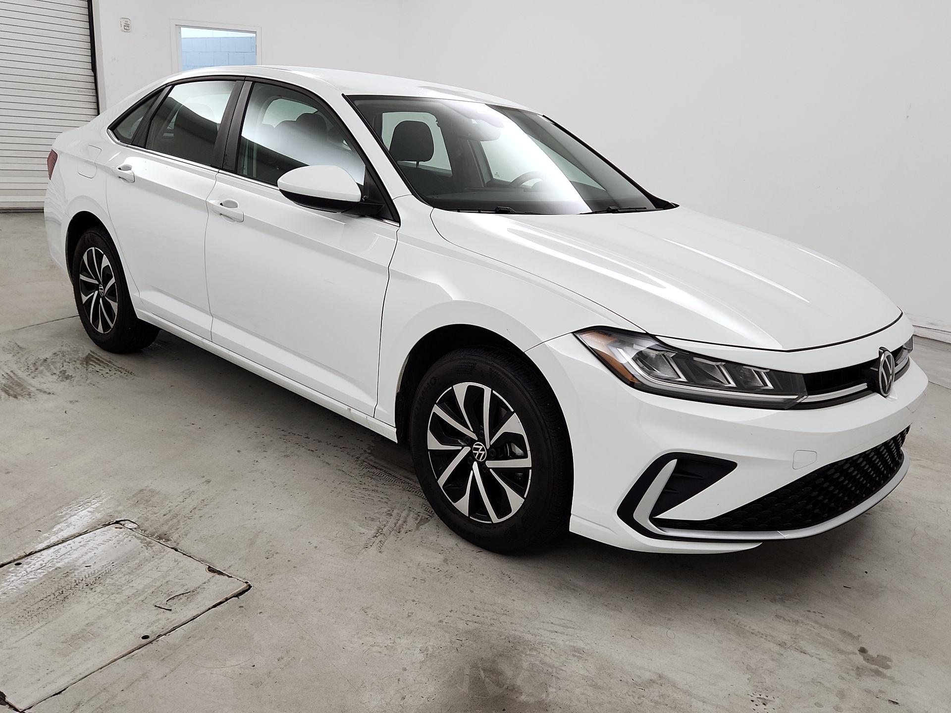 Thumbnail: 2025 Volkswagen Jetta - 1