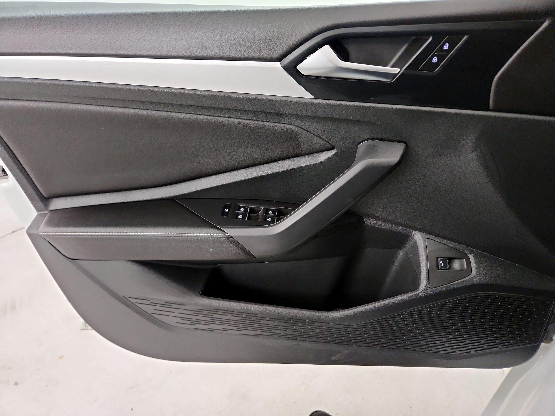 Thumbnail: 2025 Volkswagen Jetta - 10