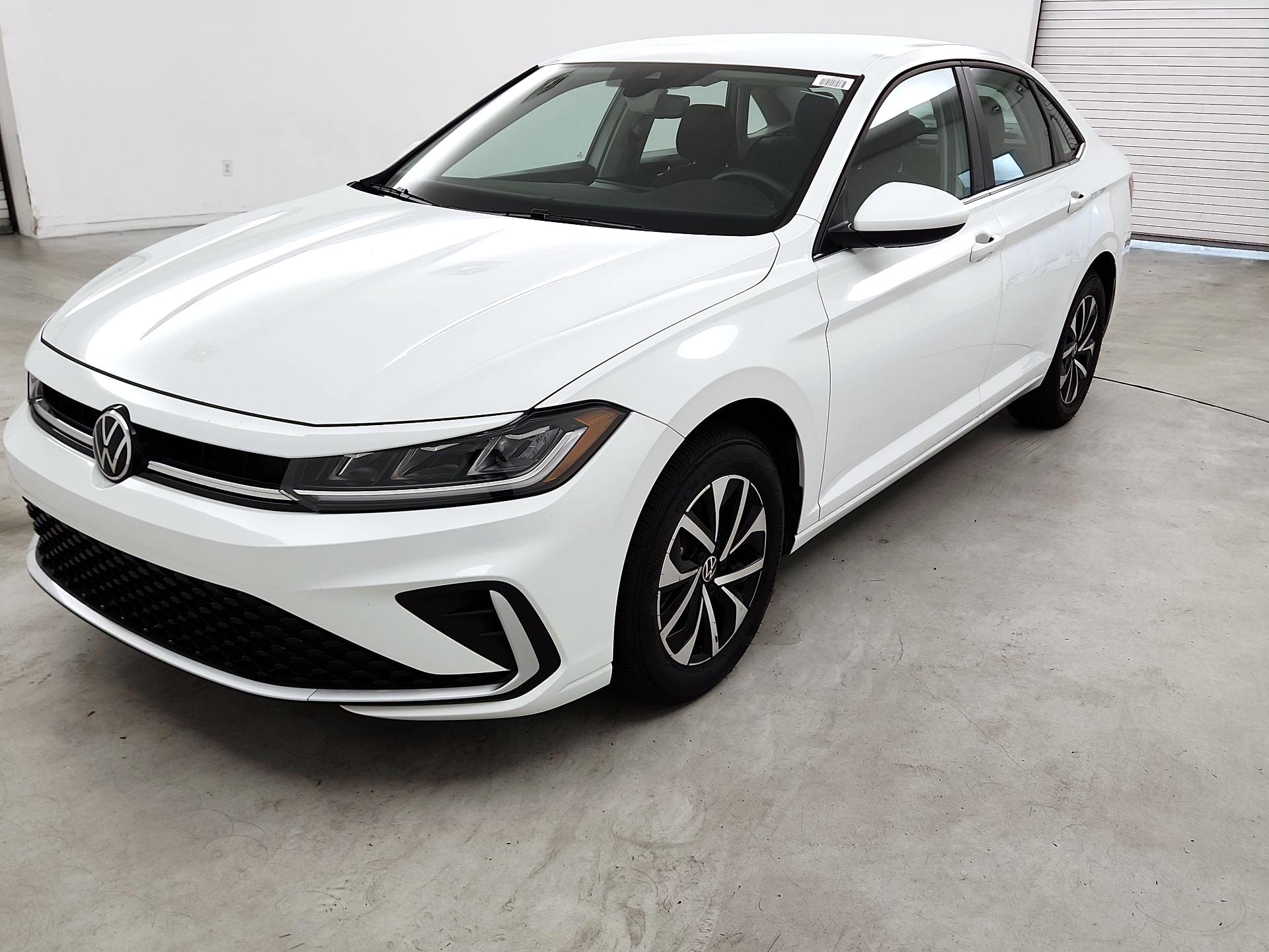 Thumbnail: 2025 Volkswagen Jetta - 3