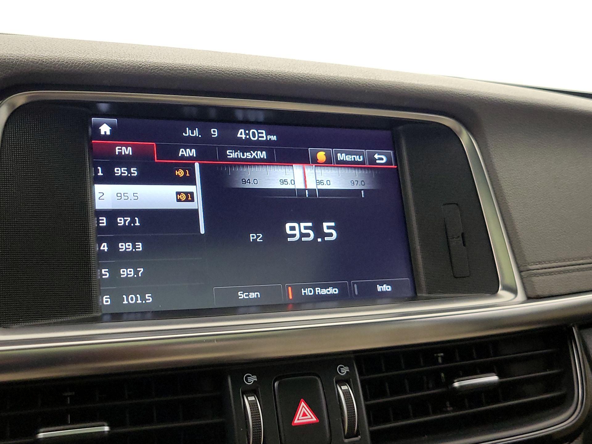 Thumbnail: 2016 Kia Optima - 16